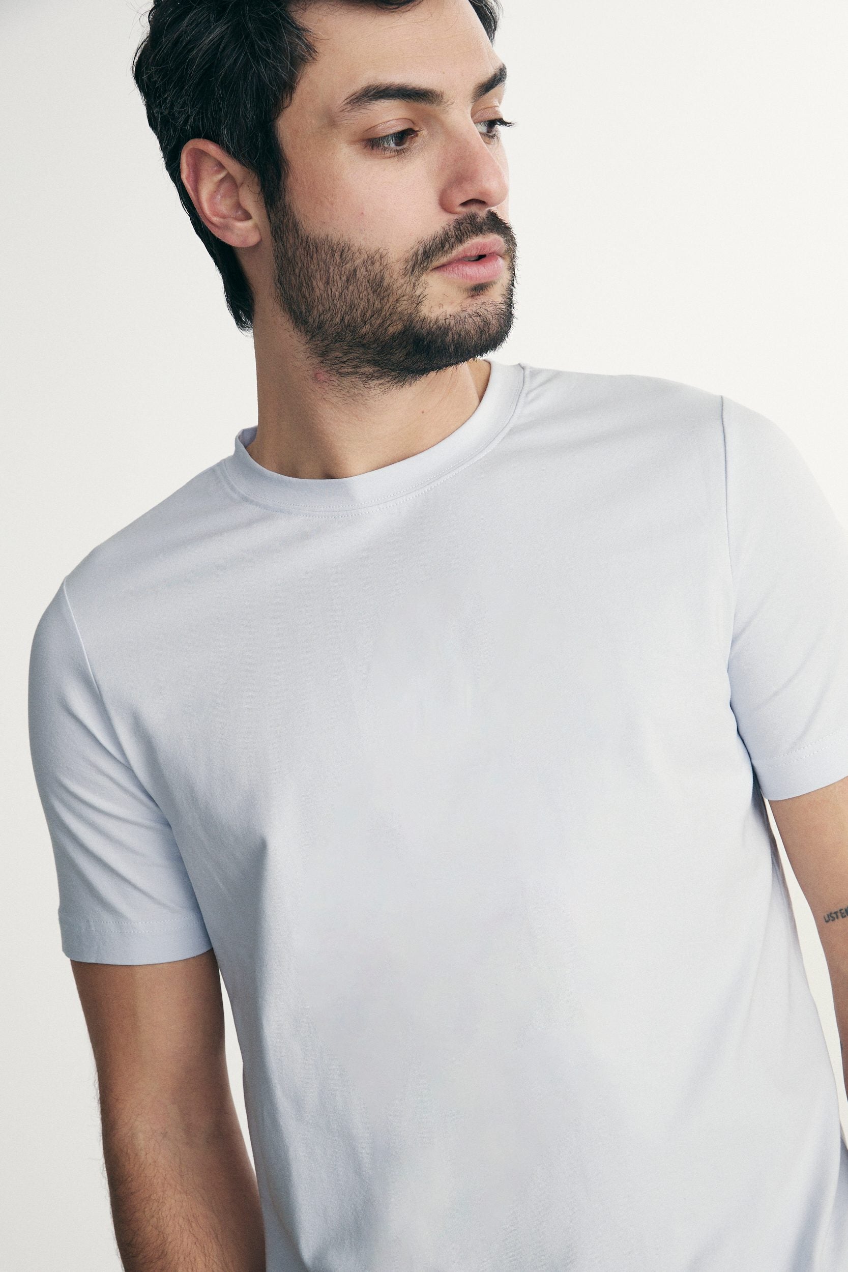 Basic crew neck T-shirt