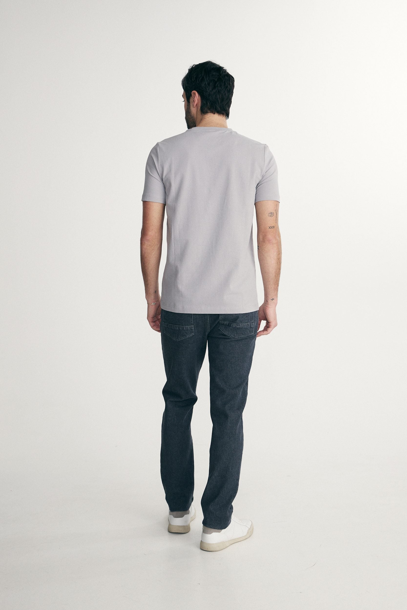 Basic crew neck T-shirt