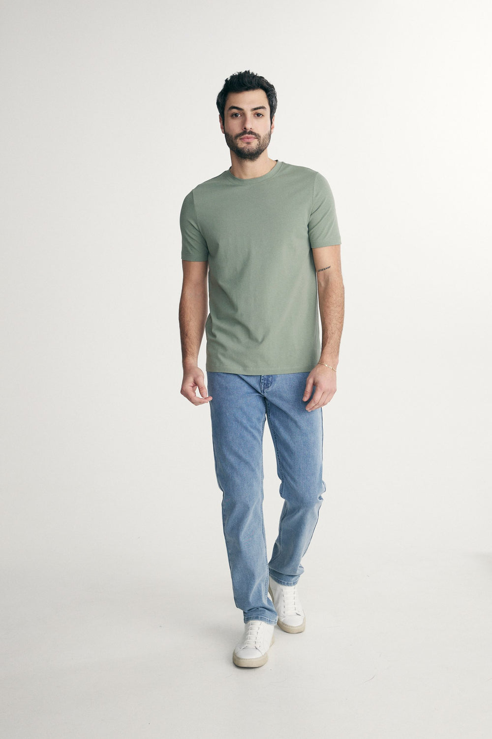 Basic crew neck T-shirt