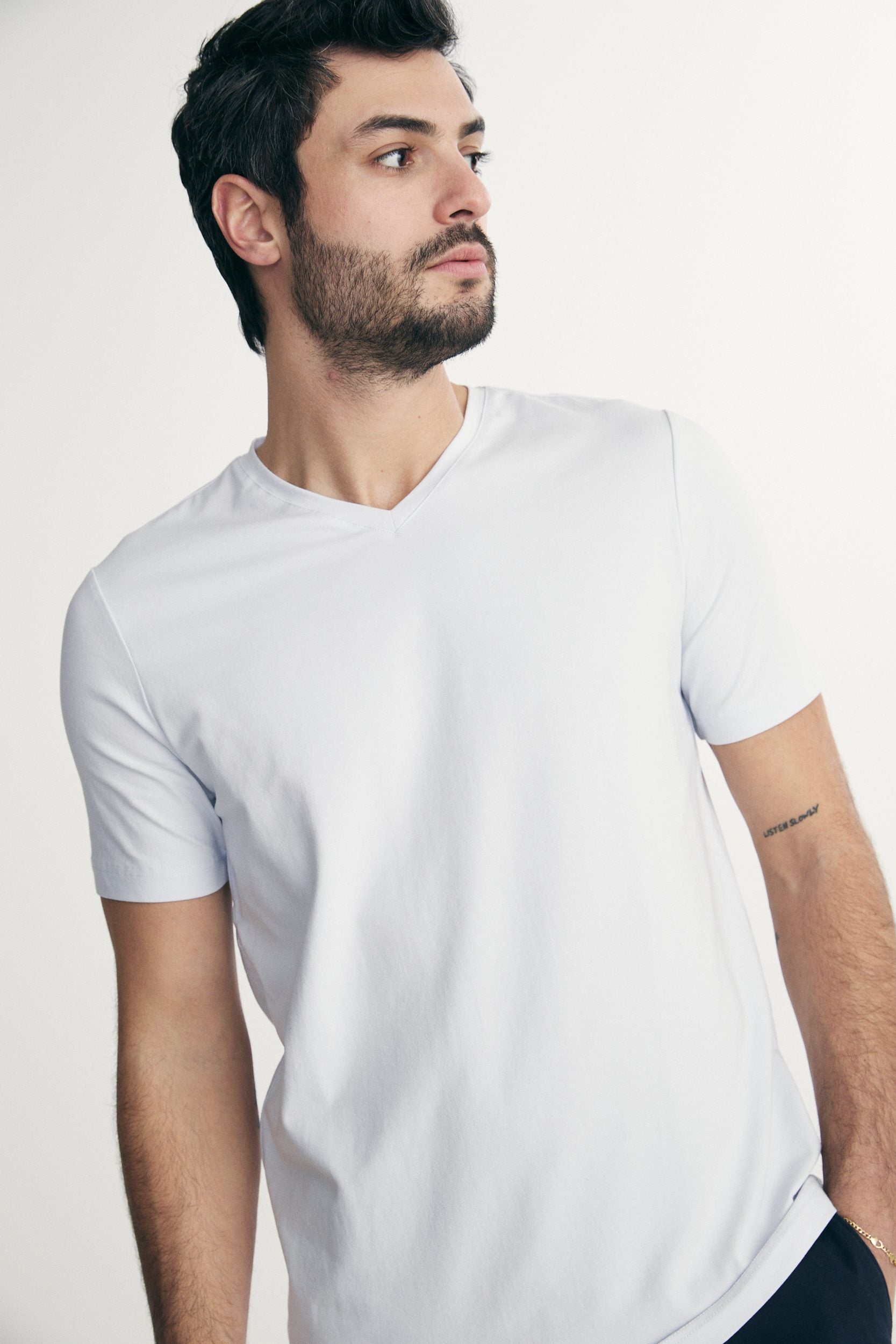 Basic V neck T-shirt