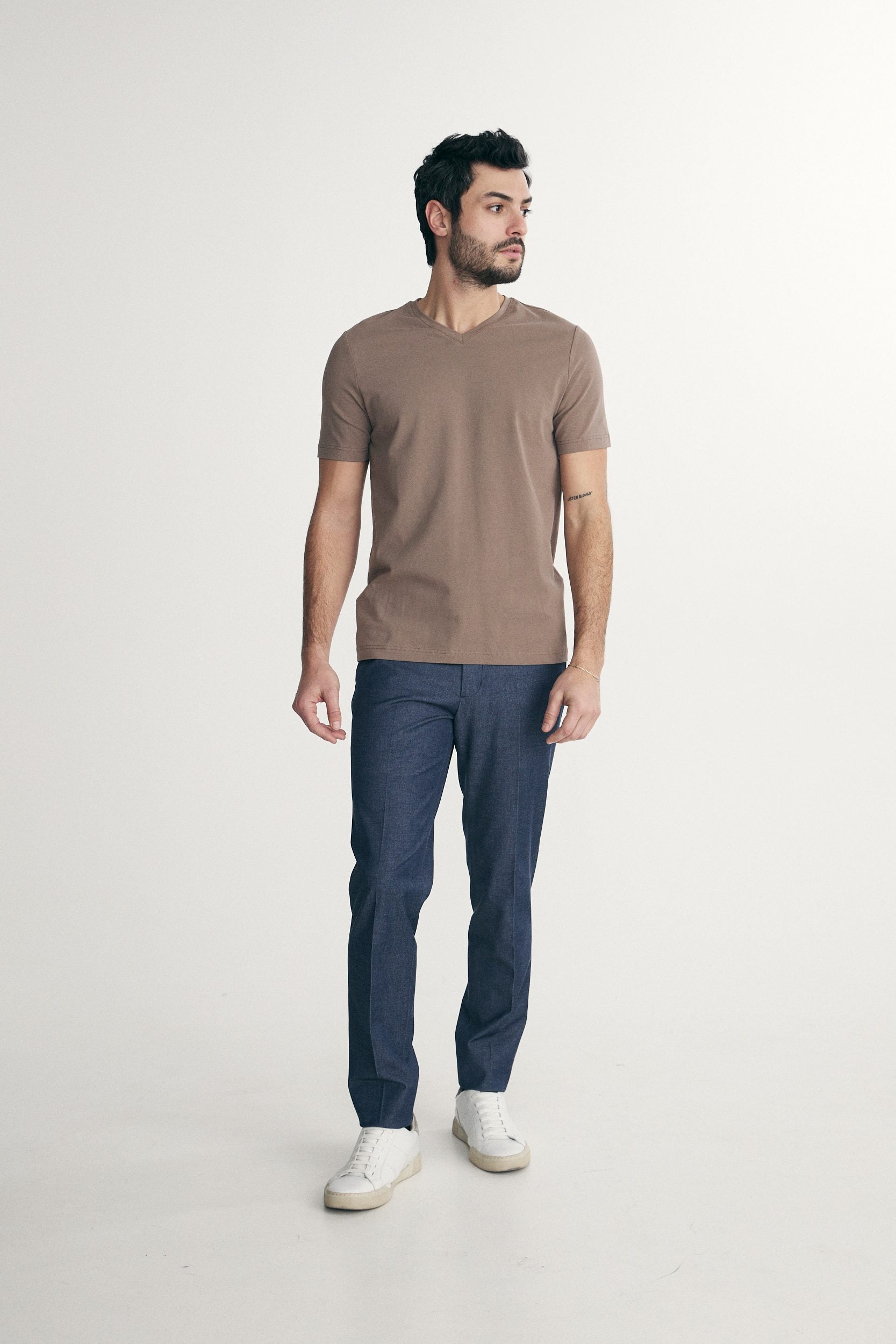 Basic V neck T-shirt