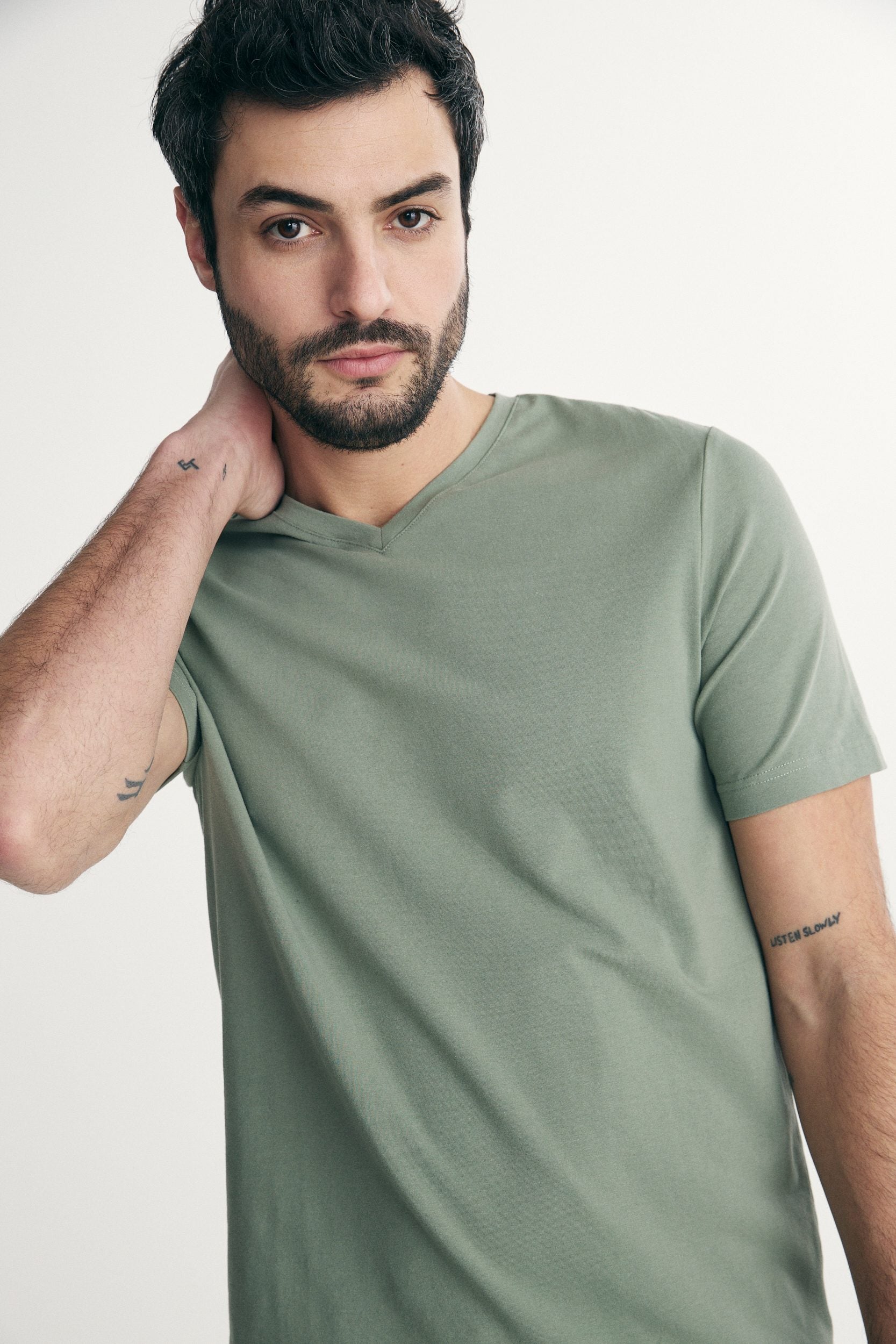 Basic V neck T-shirt