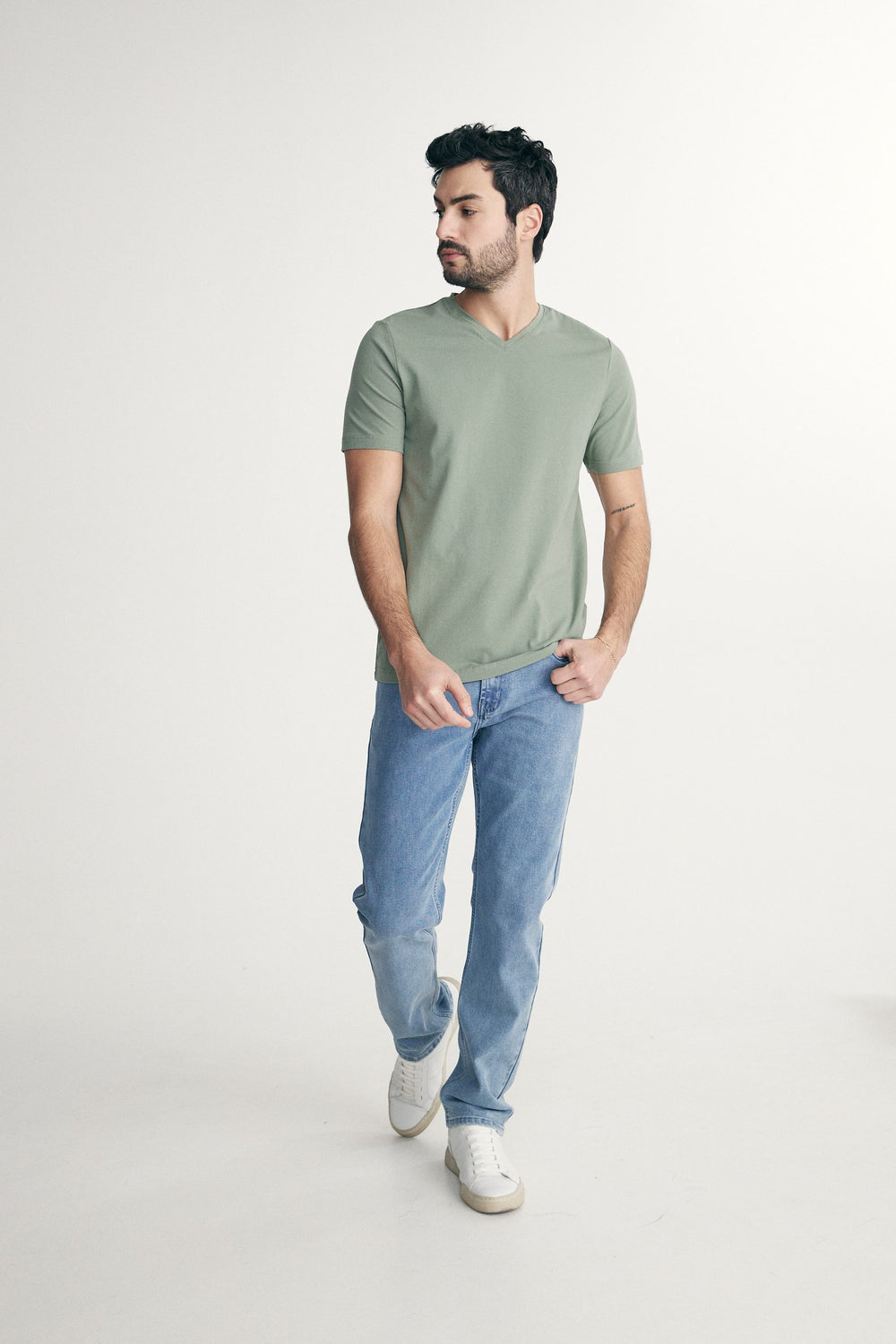 Basic V neck T-shirt