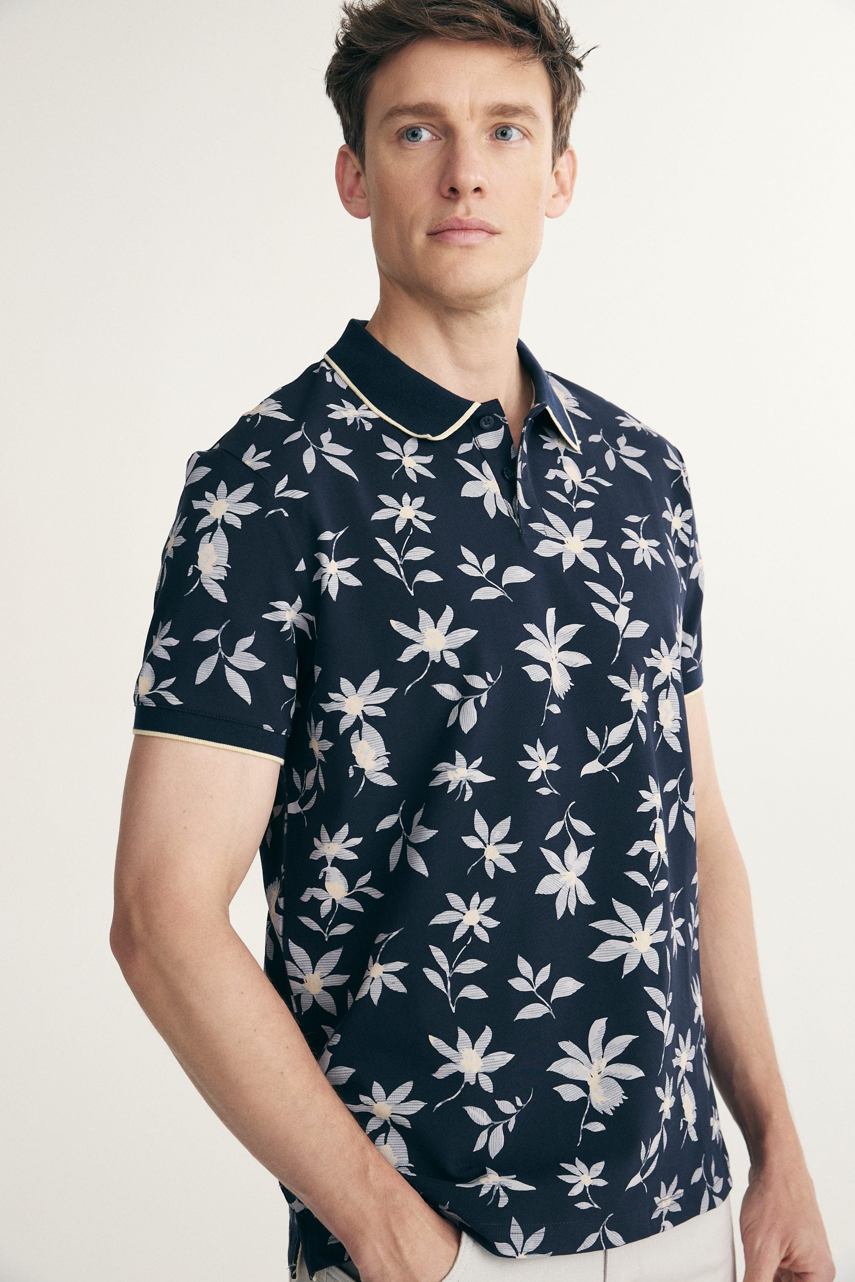 Polo with detail at collar