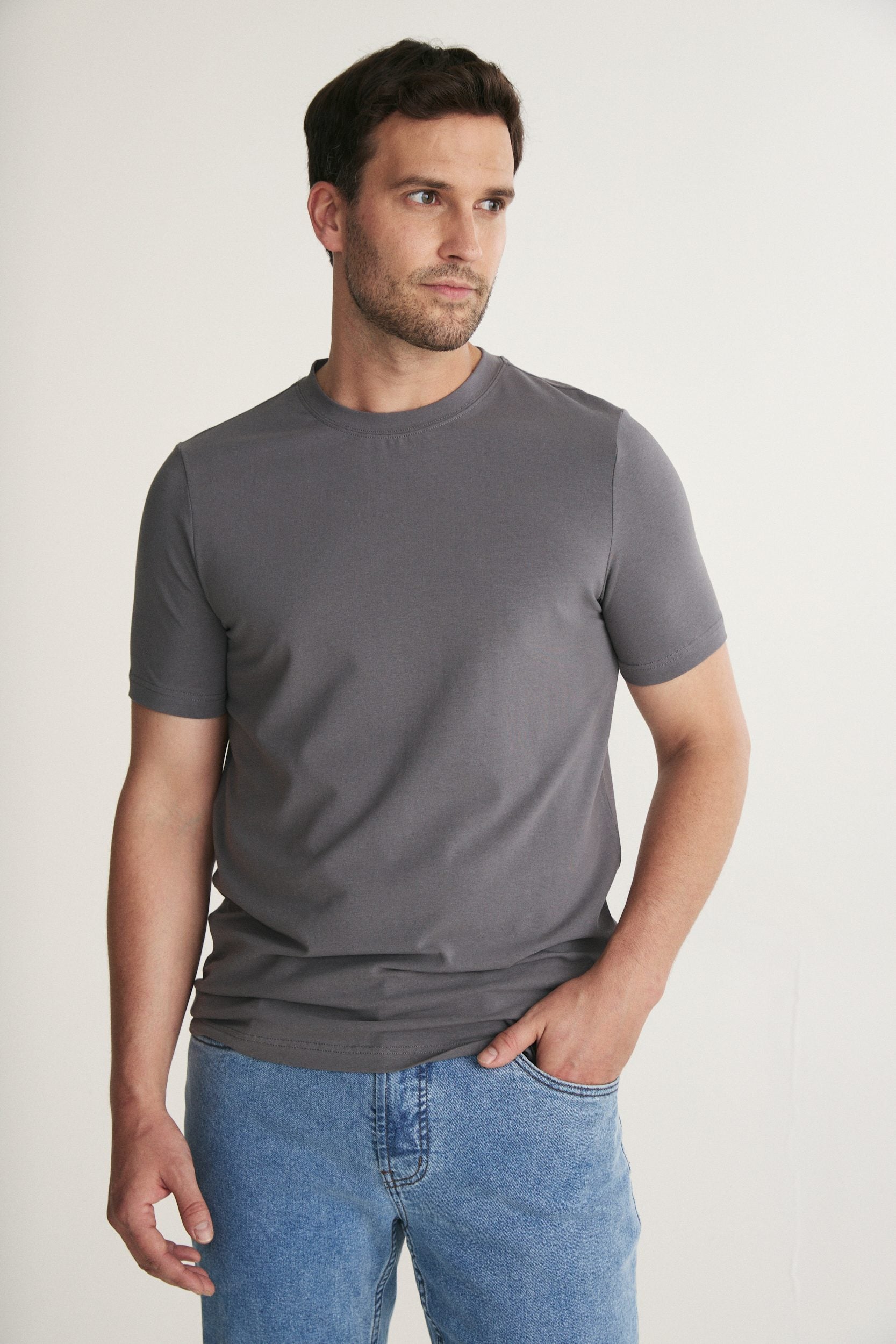 Basic crew neck T-shirt