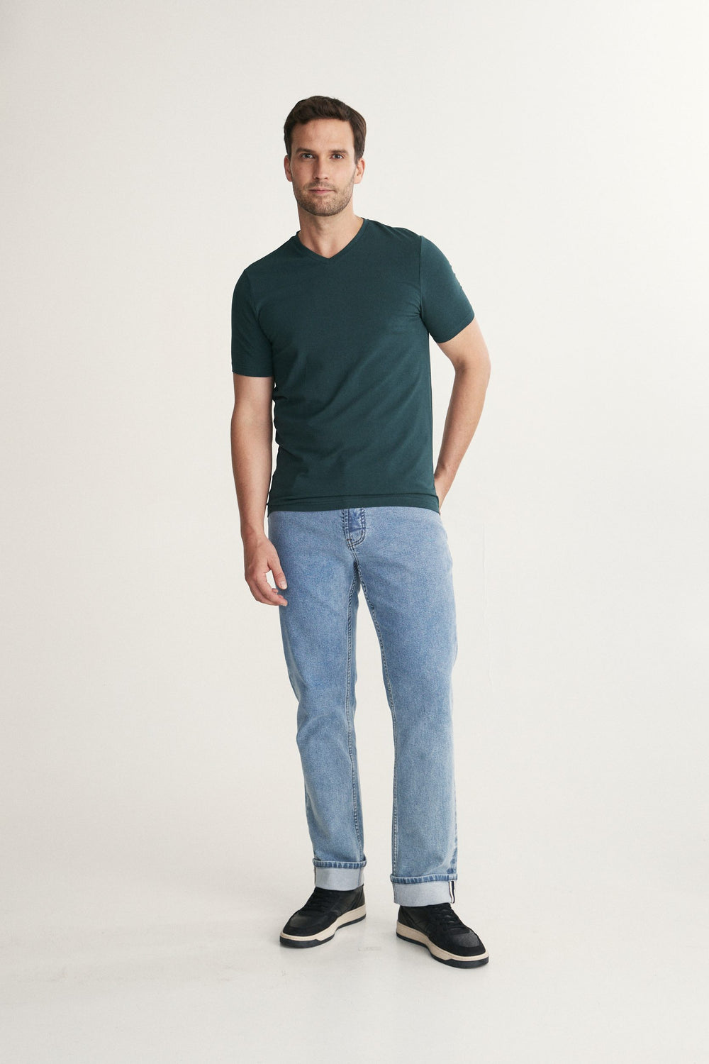 Basic V neck T-shirt