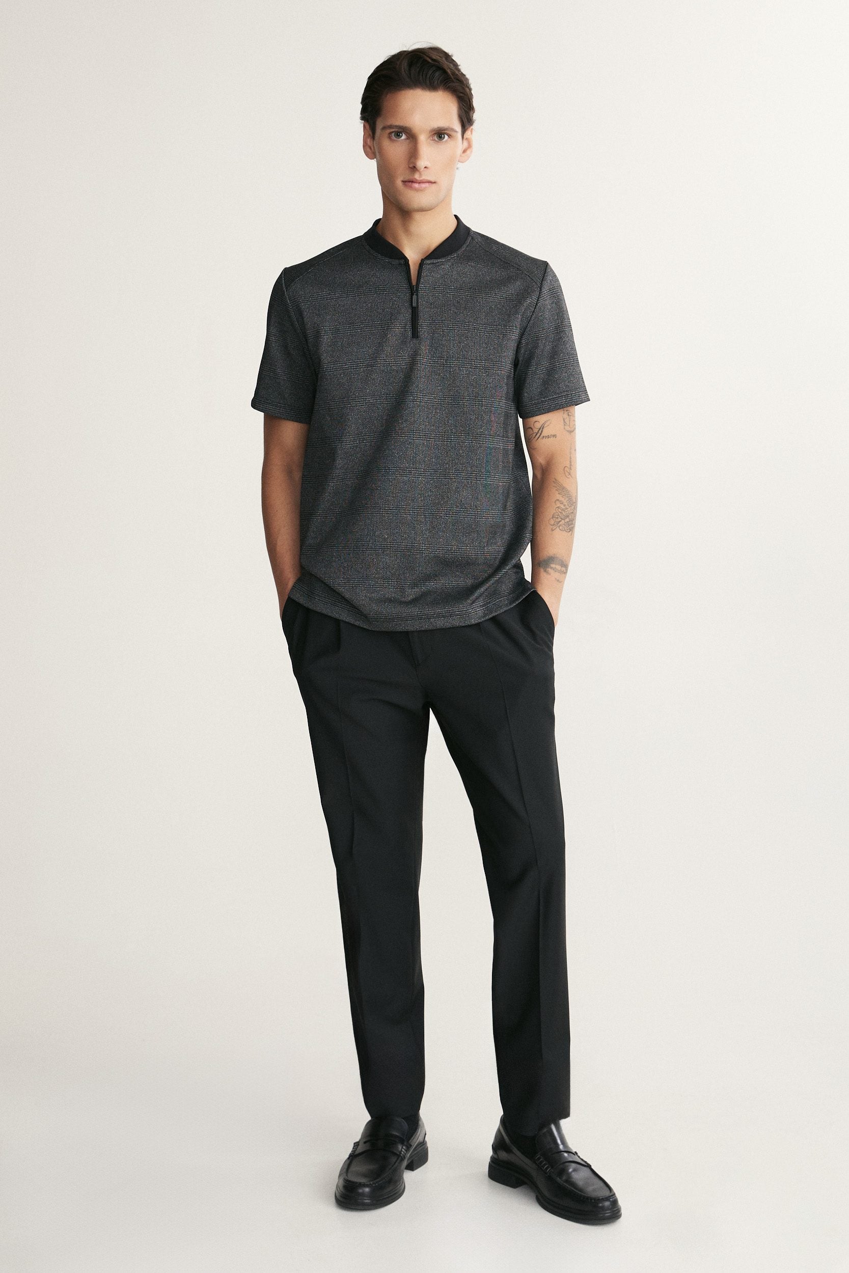 Zip crew neck collar short sleeves t-shirt