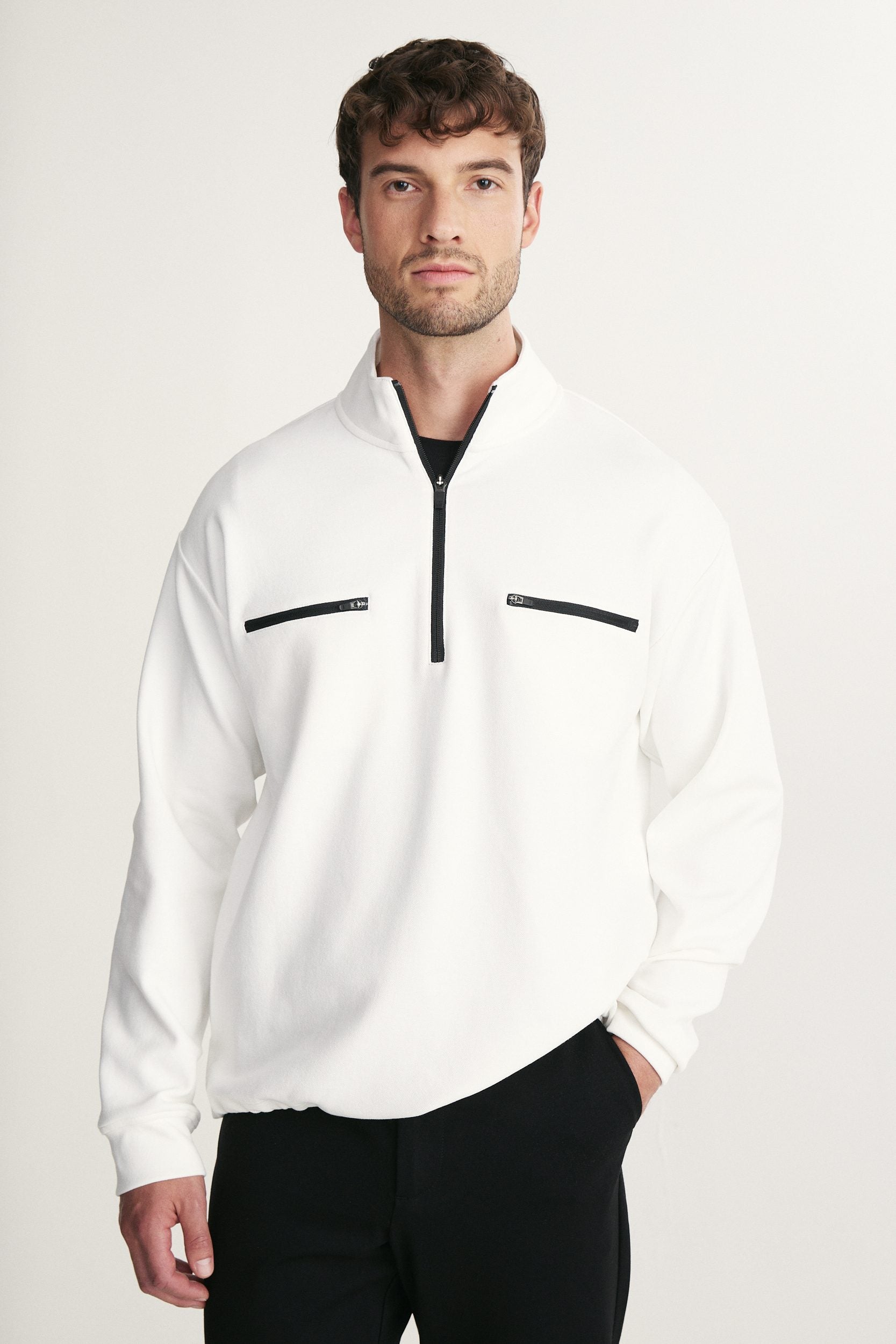 Sweat-shirt à épaules tombantes et demi-zip