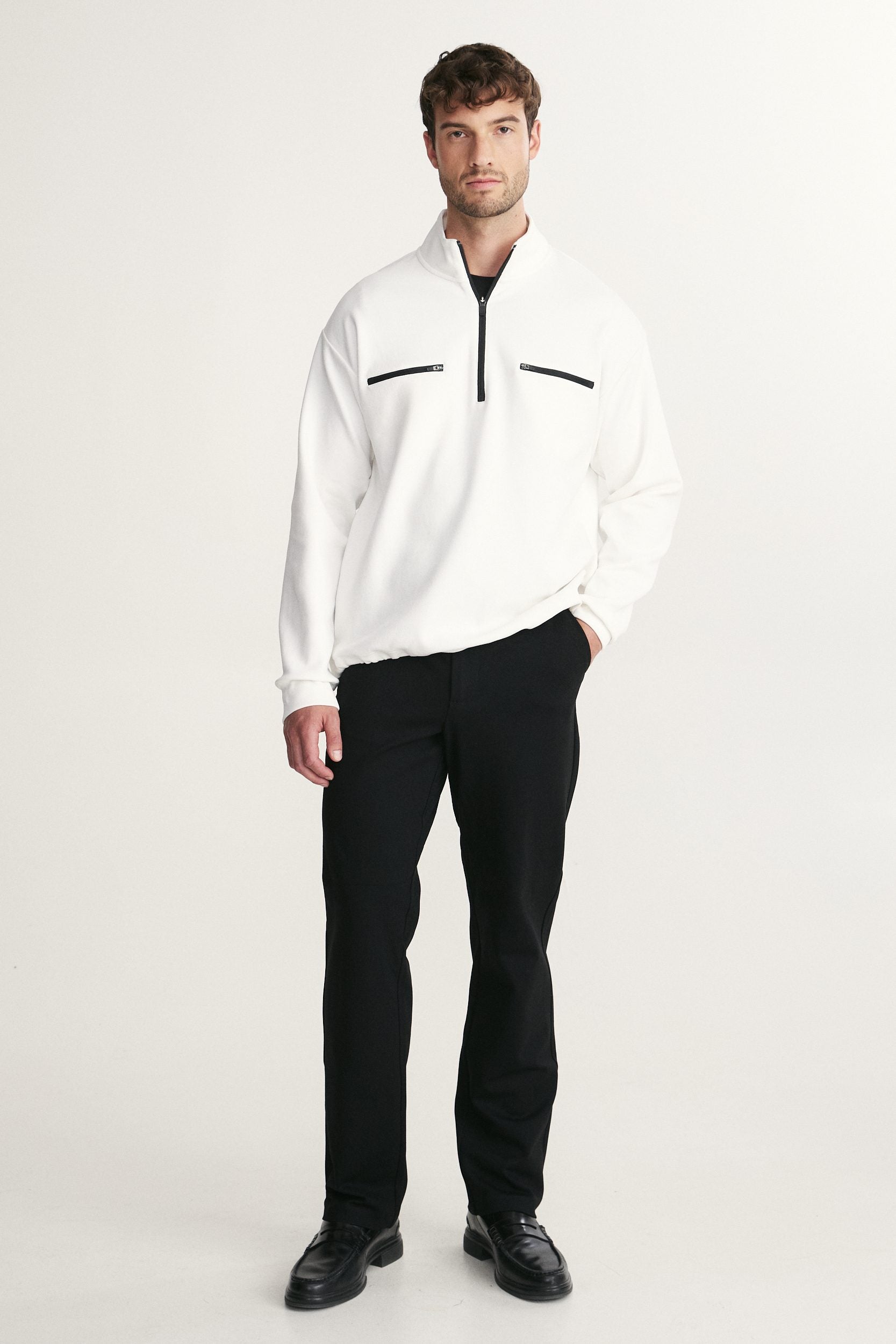 Sweat-shirt à épaules tombantes et demi-zip