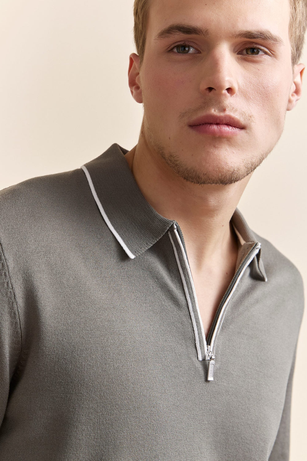 Polo en maille détails contrastants