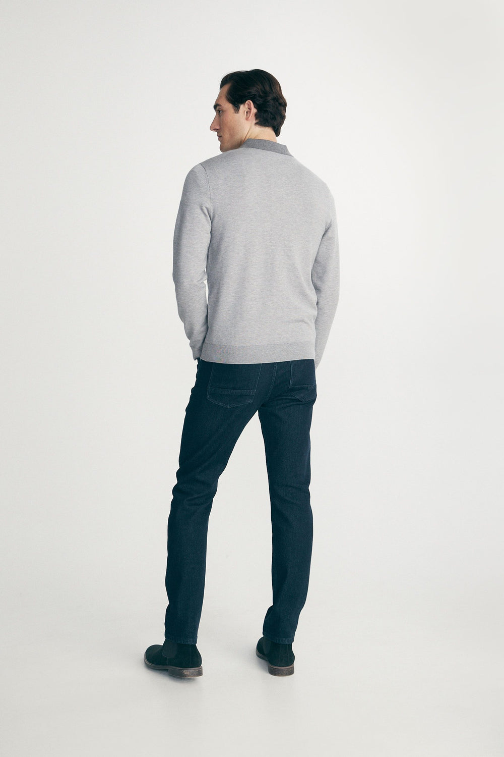 Knit sweater with collar