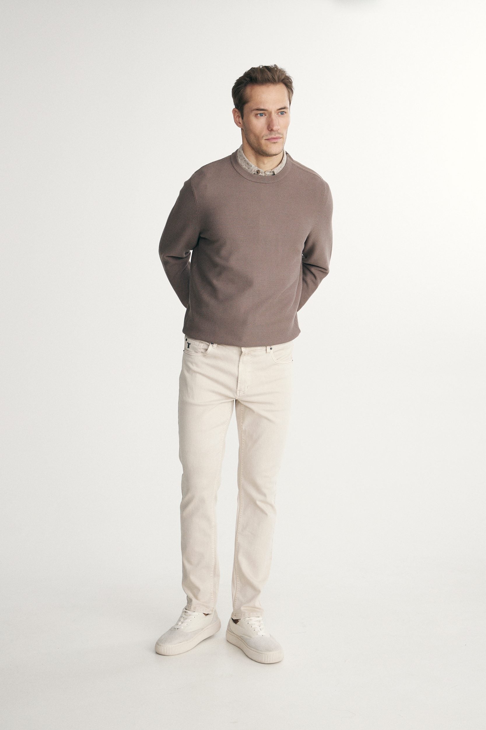 Sweater with shoulder zipper