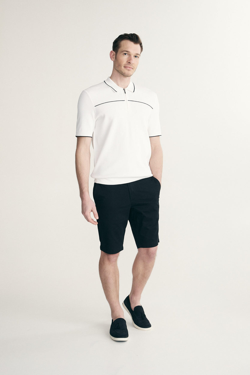 Contrast details knitted polo