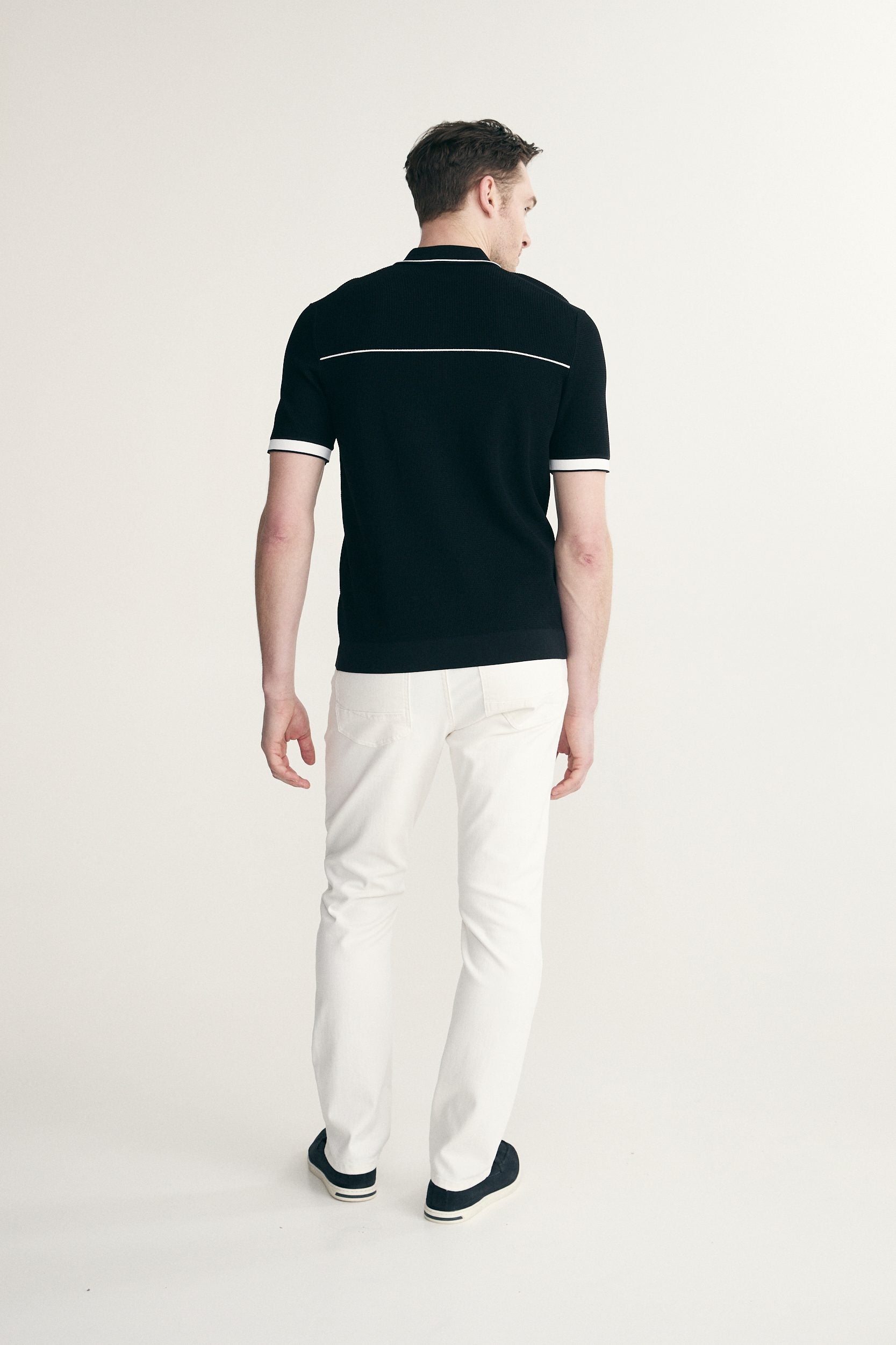 Contrast details knitted polo