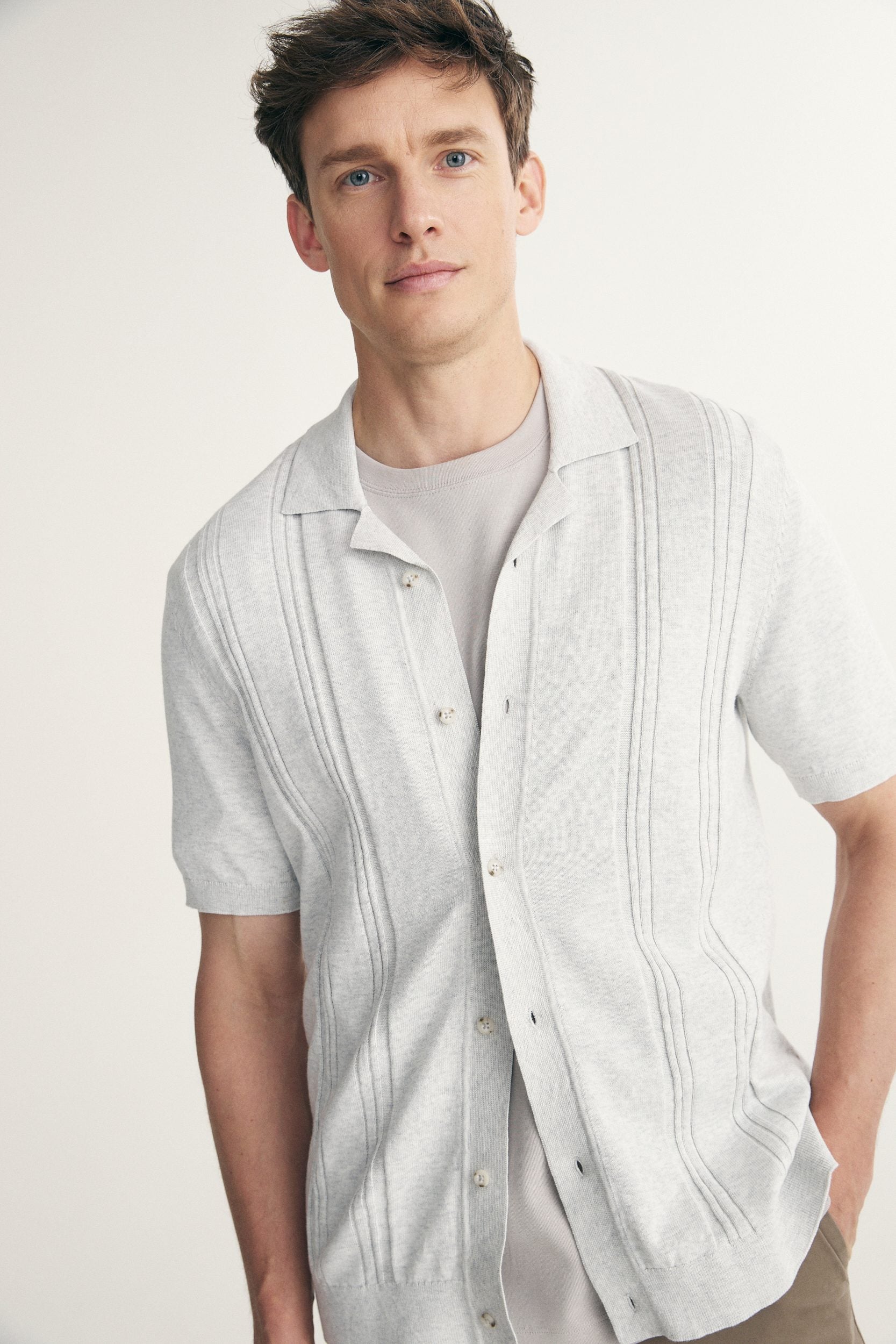 Chemise de maille à rayures verticales