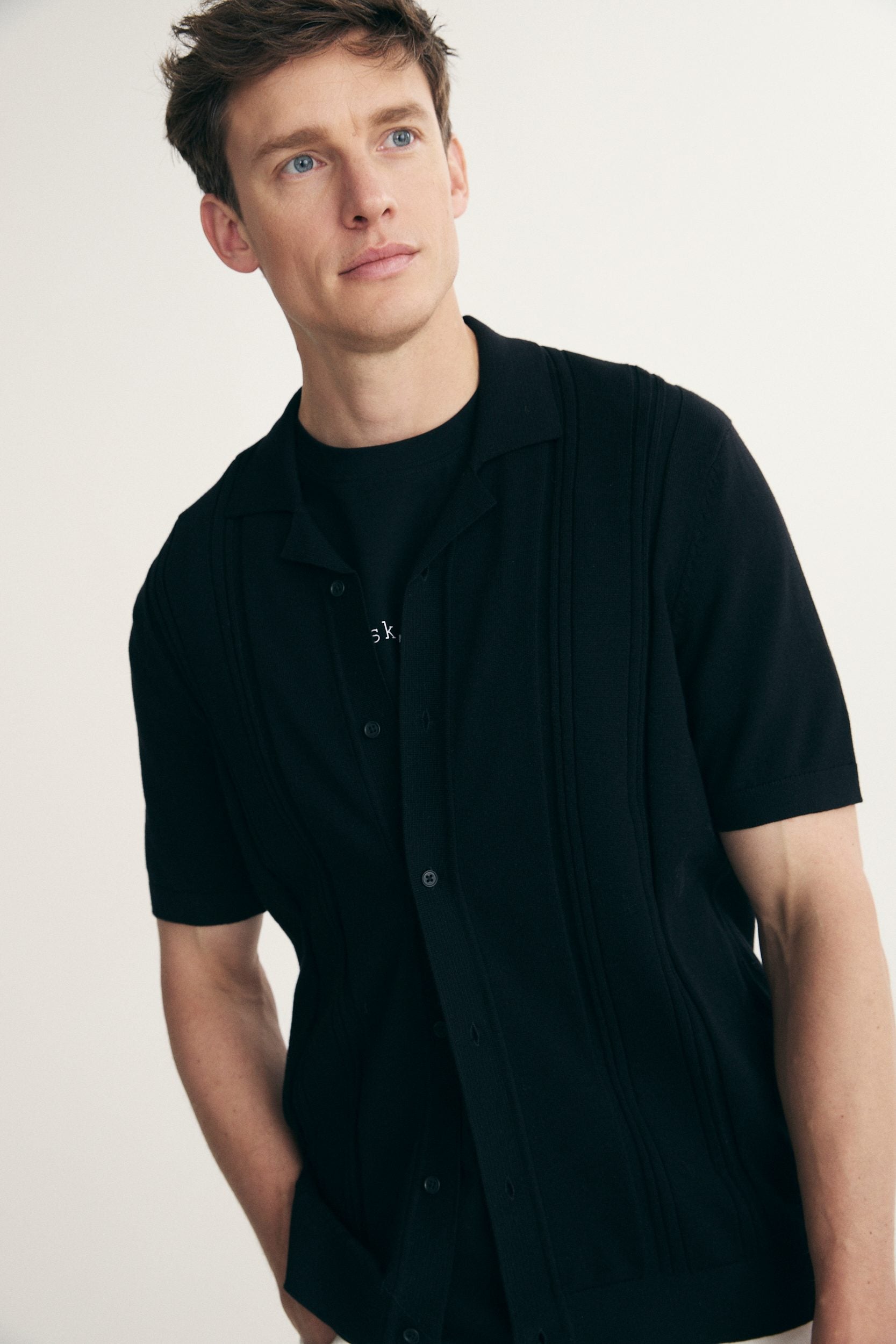 Textured vertical stripes knitted shirt