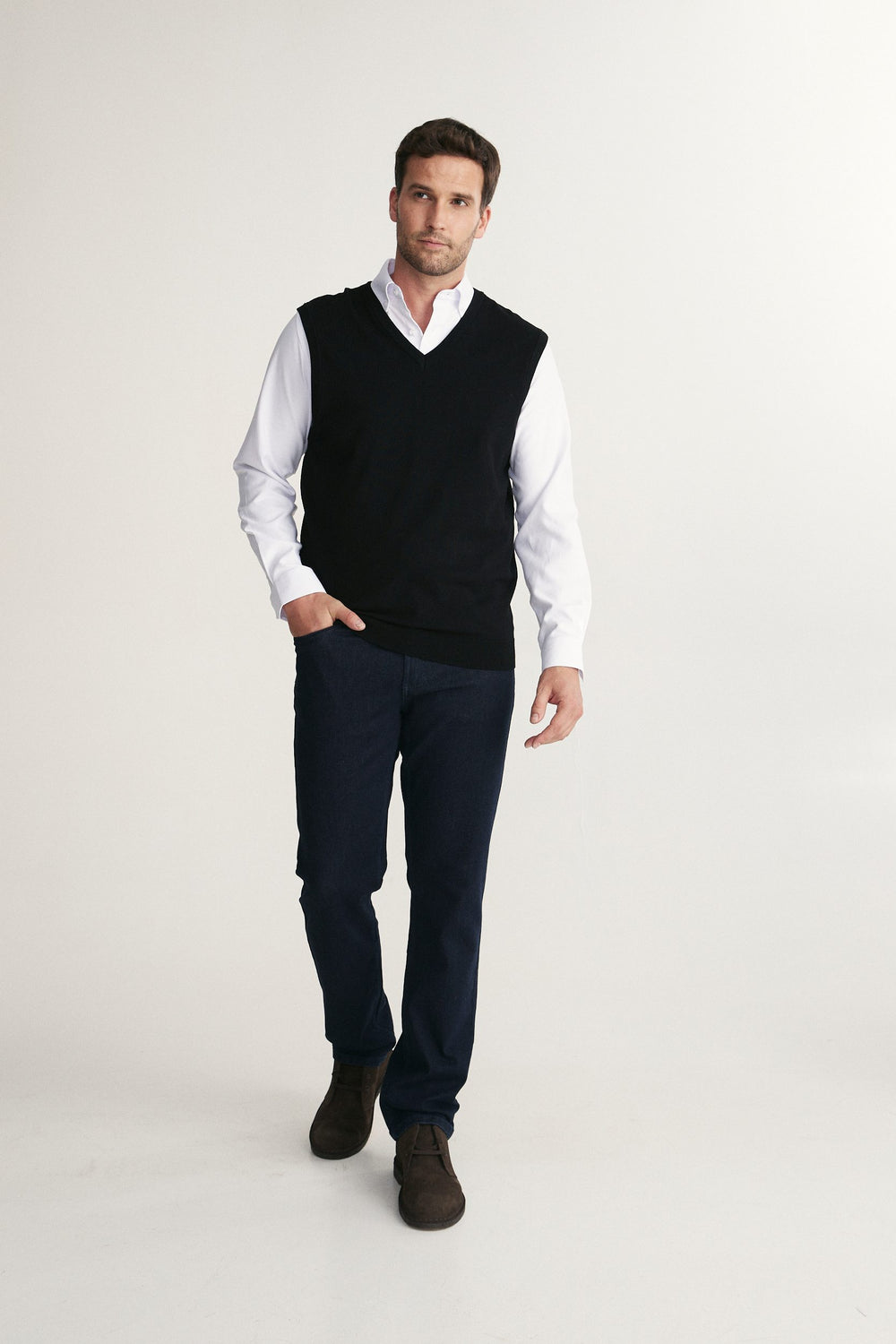 Solid colour sleeveless vest