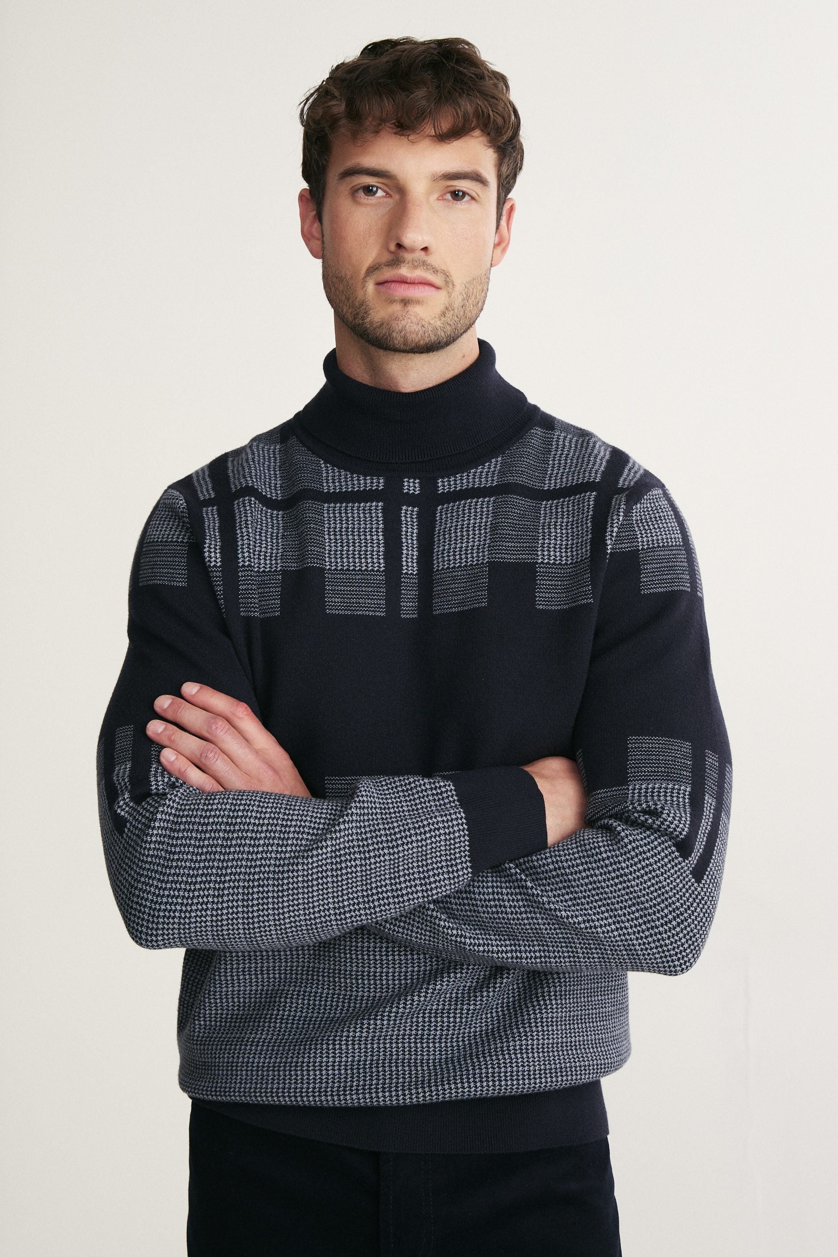 Pull col roulé jacquard à carreaux