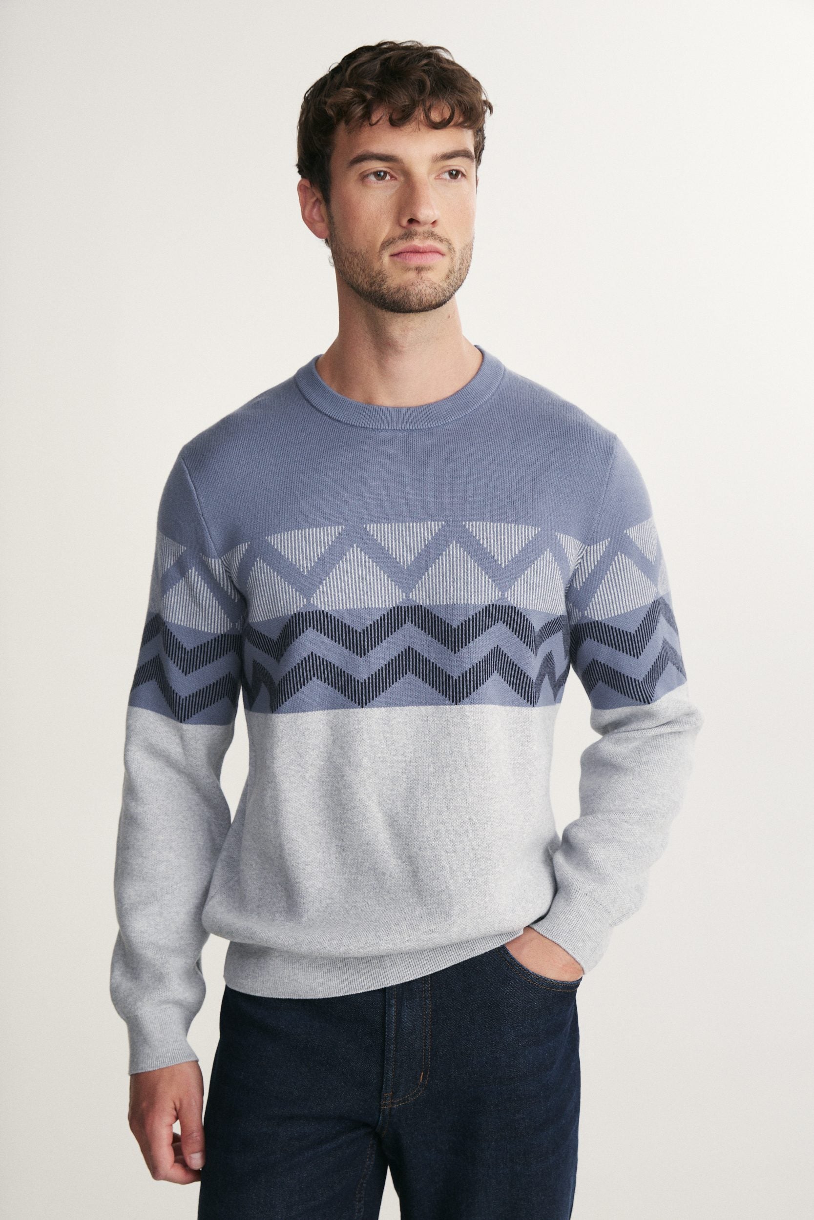 Pull jacquard à motif chevrons