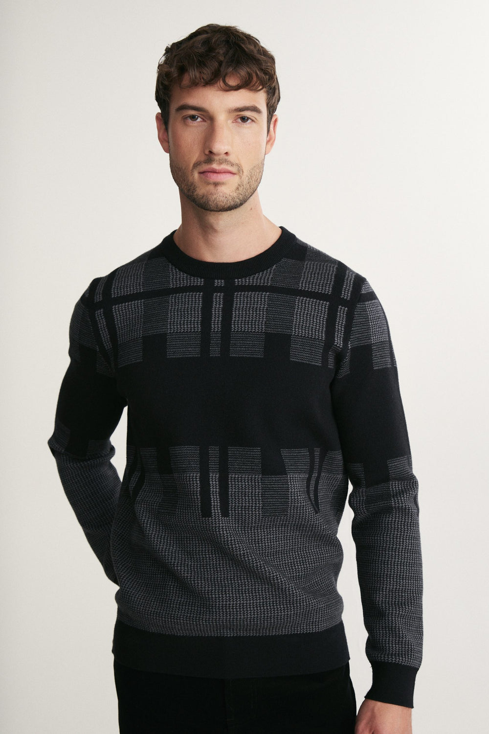 Pull col rond jacquard à carreaux