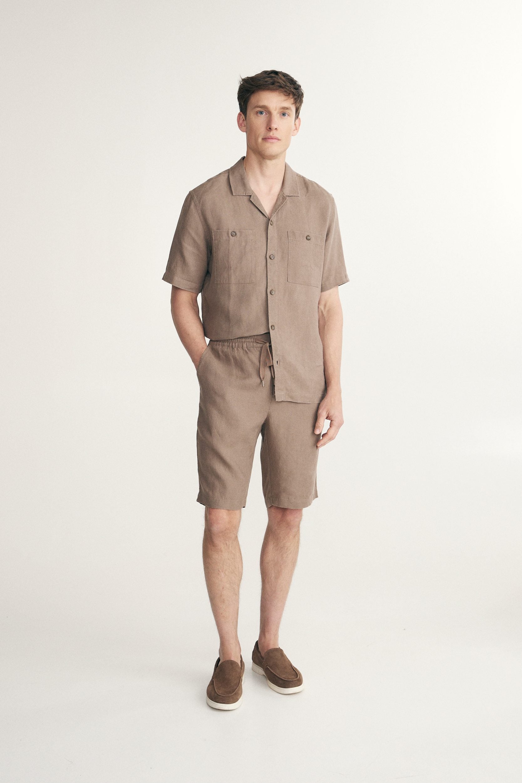 Linen bermuda with drawstring