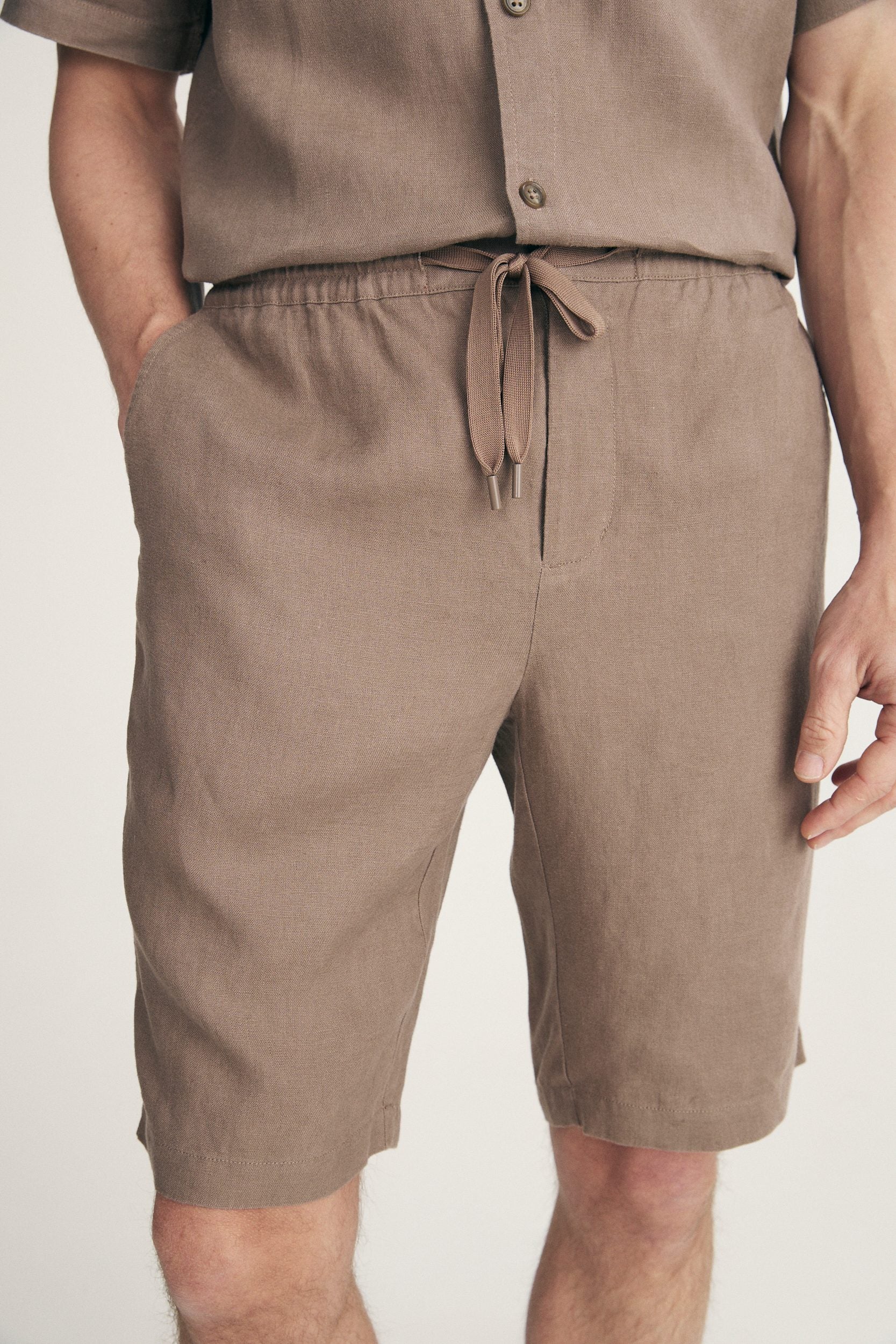 Linen bermuda with drawstring