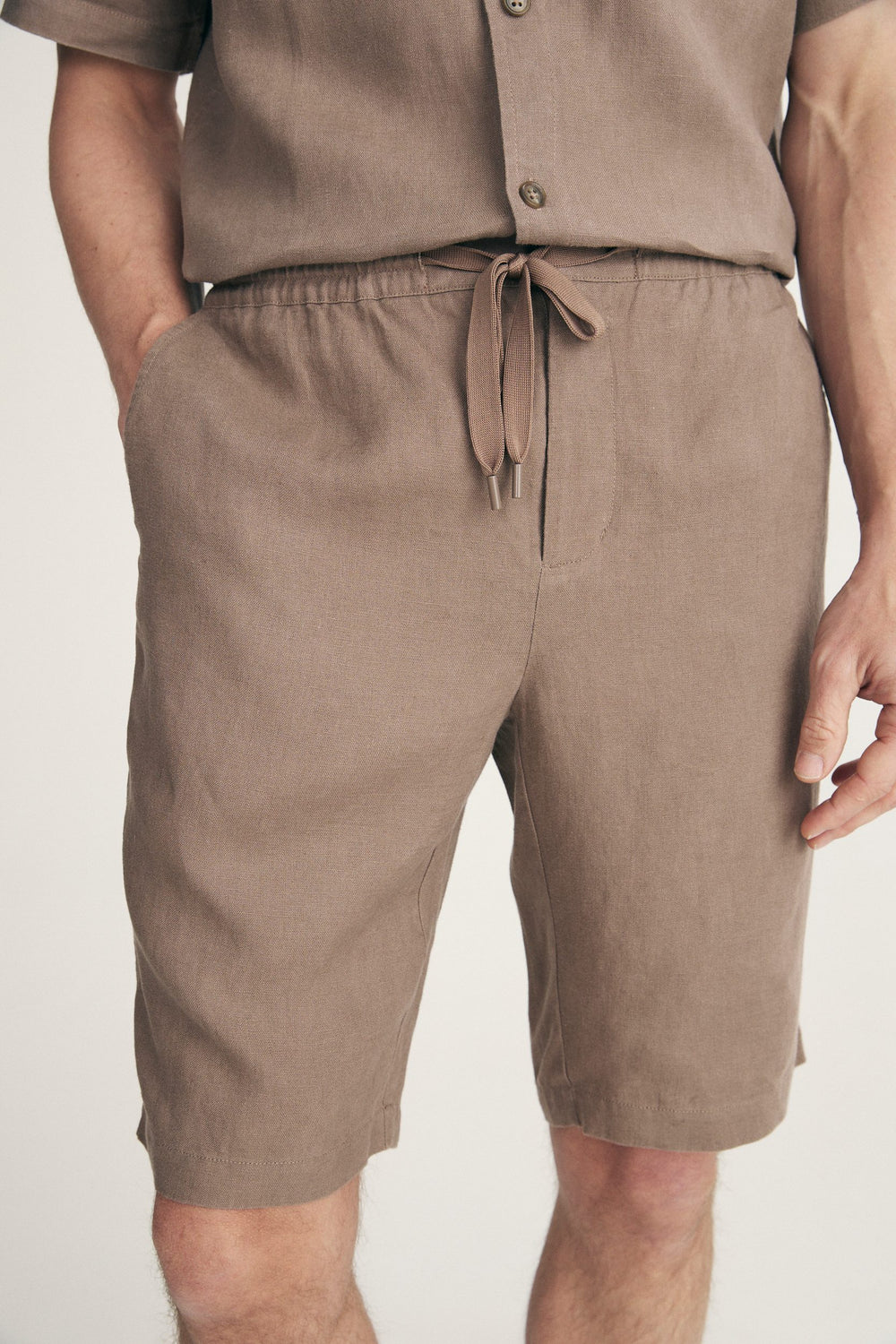 Linen bermuda with drawstring