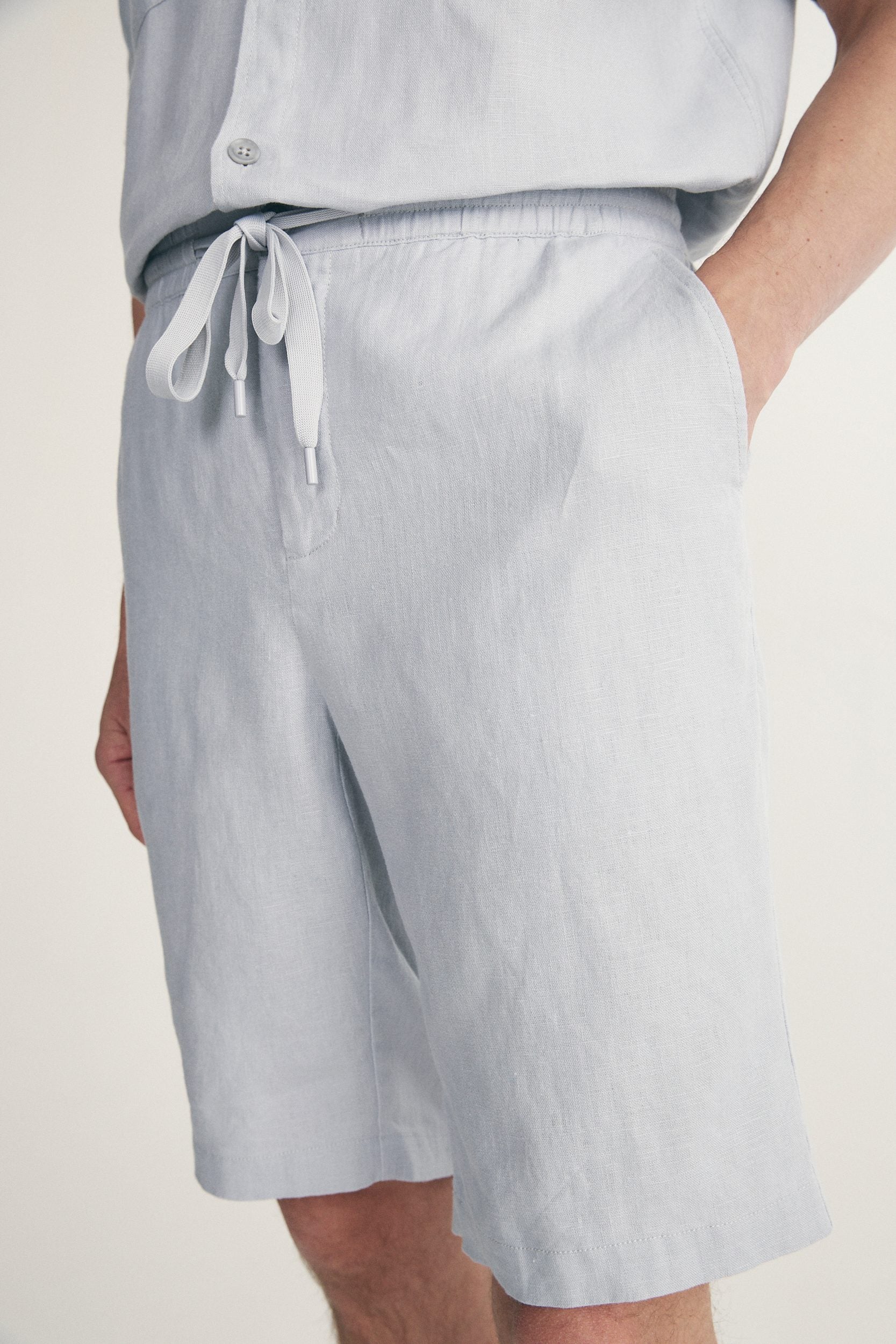 Linen bermuda with drawstring