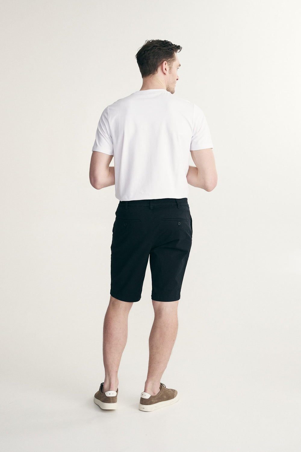 Straight leg bermuda with elastic sides