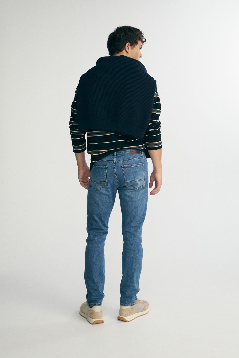 Five pockets slim fit jeans