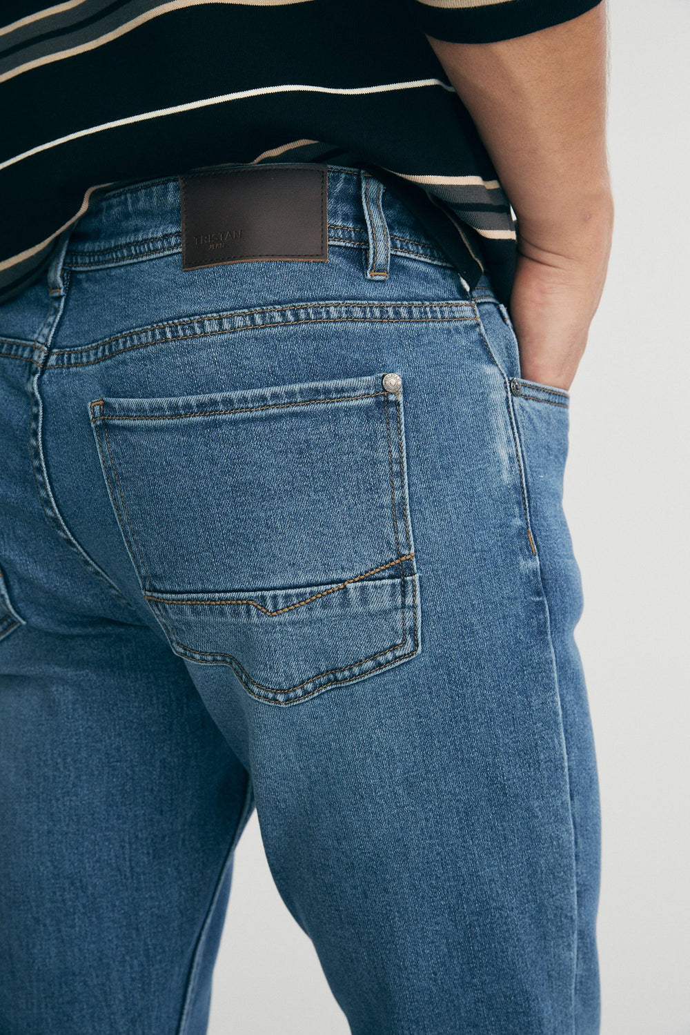 Five pockets slim fit jeans