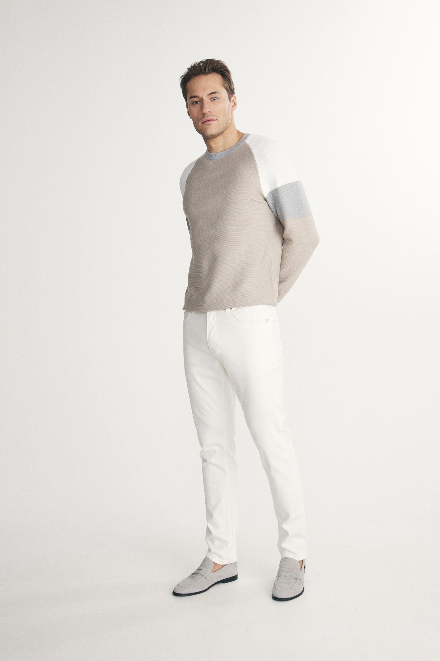 Five pockets slim fit jeans