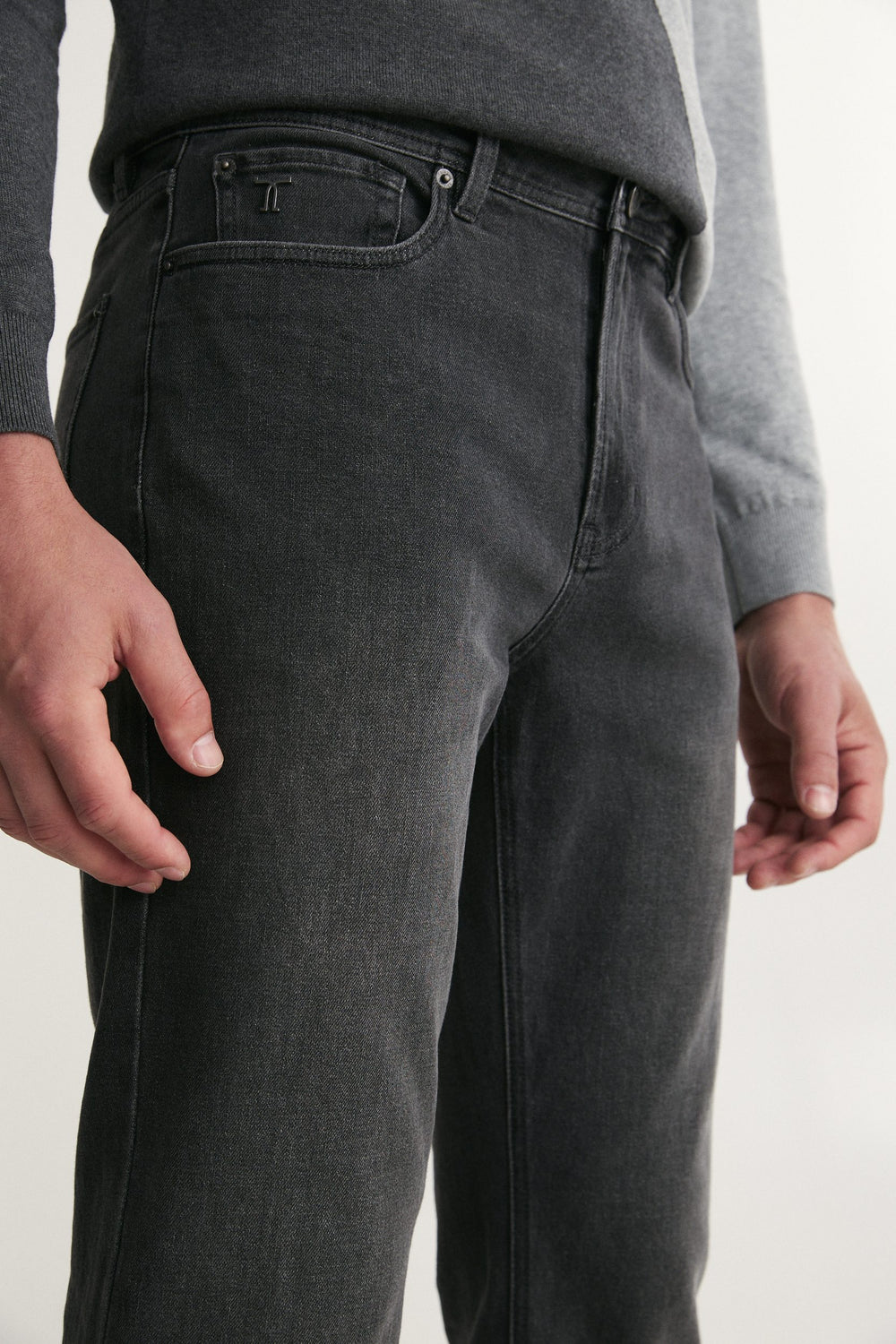 Five pockets Straight jeans