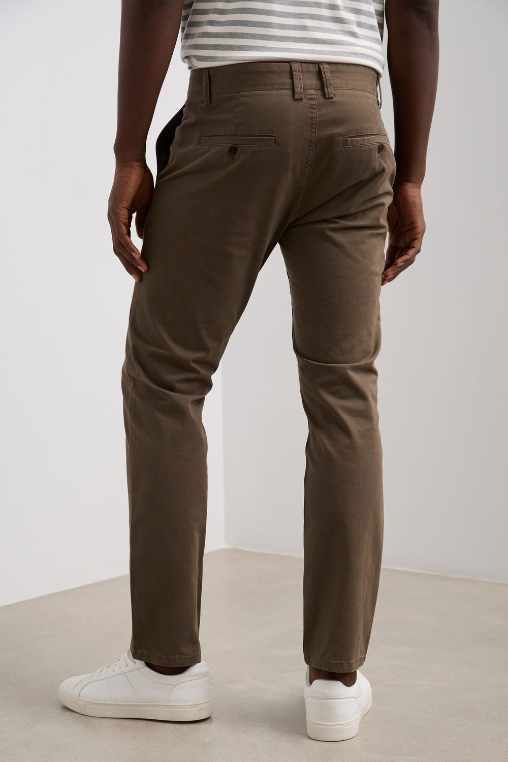 Chino coupe étroite
