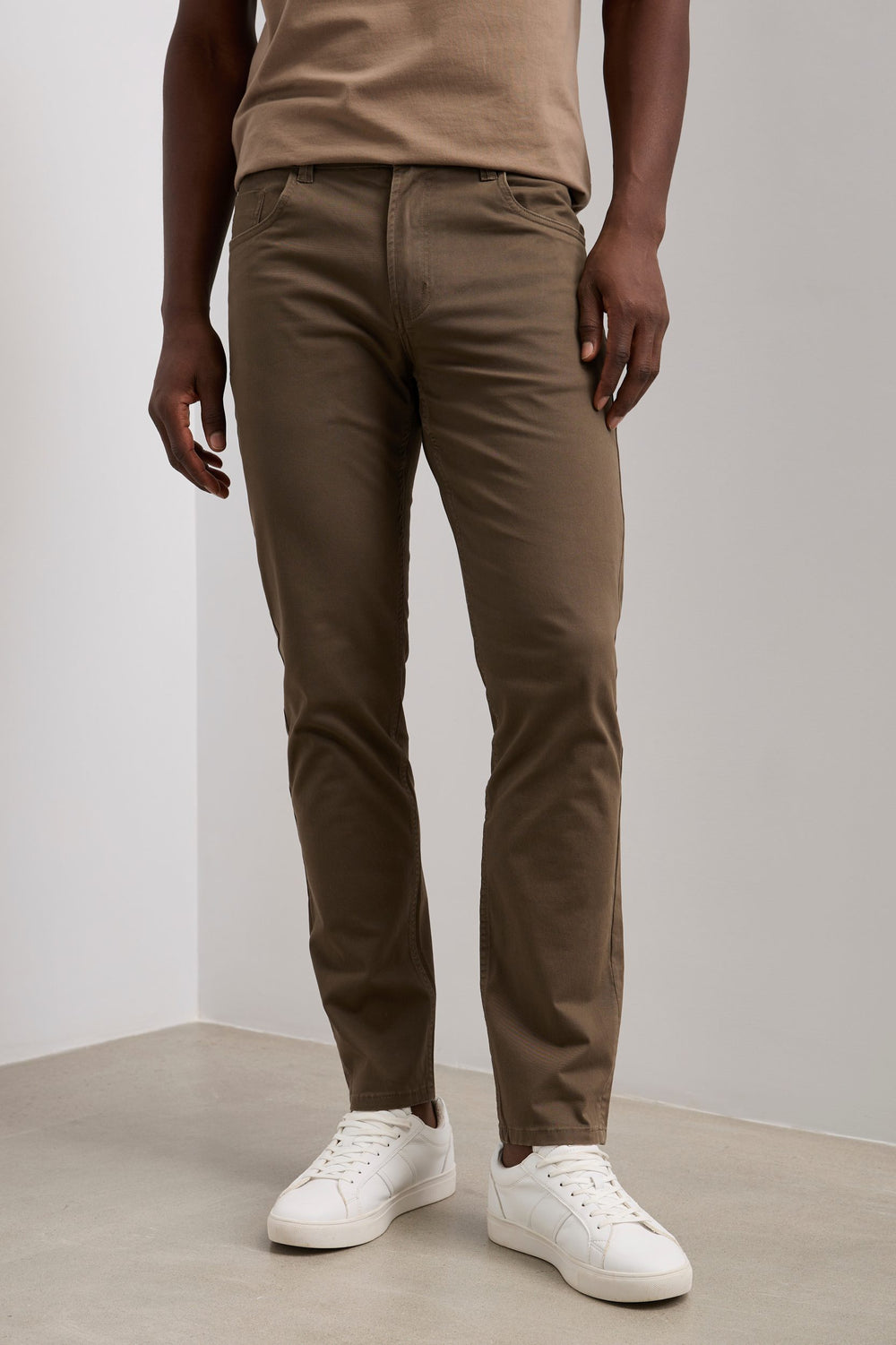 Pantalon coupe étroite à cinq poches