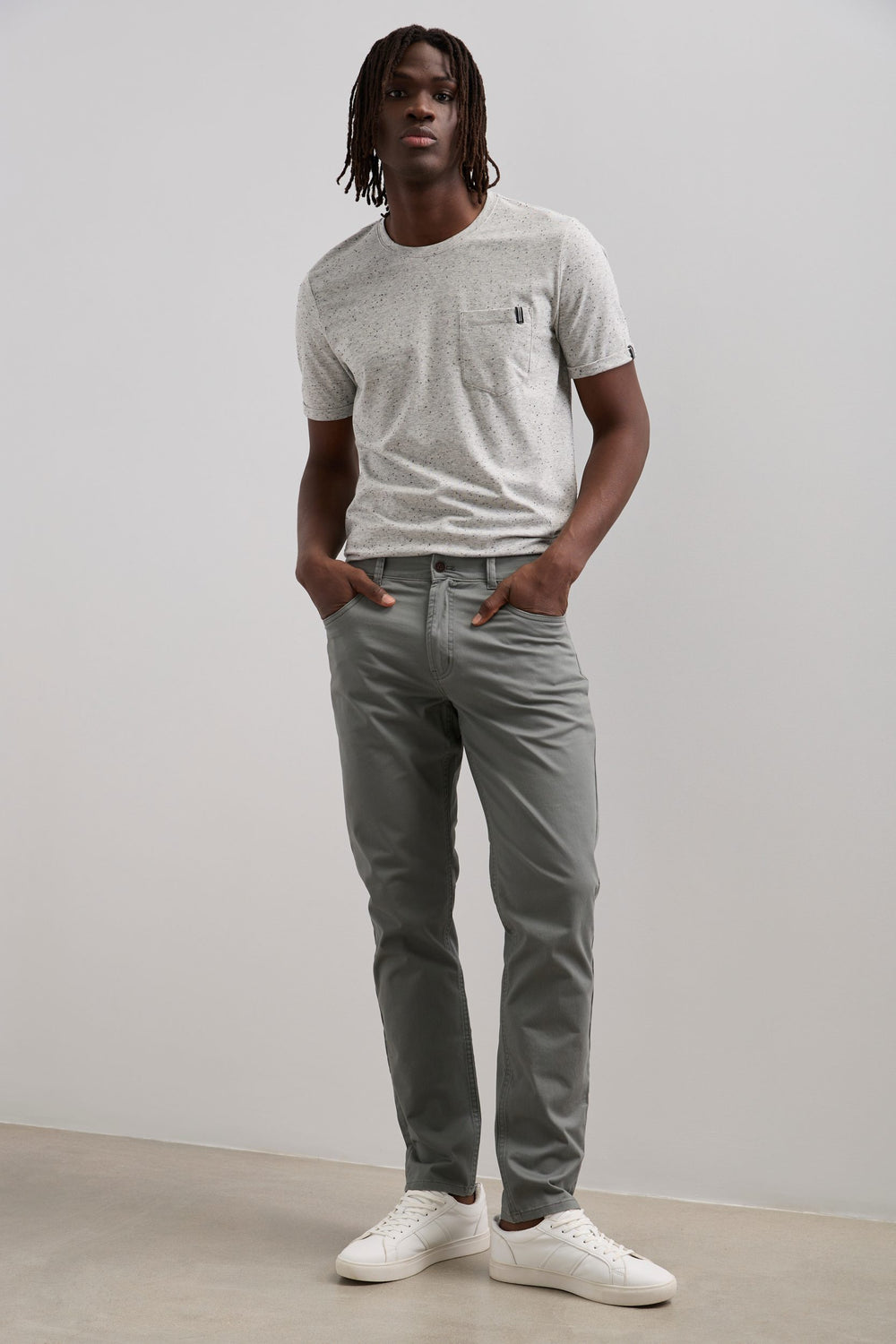 Pantalon coupe étroite à cinq poches