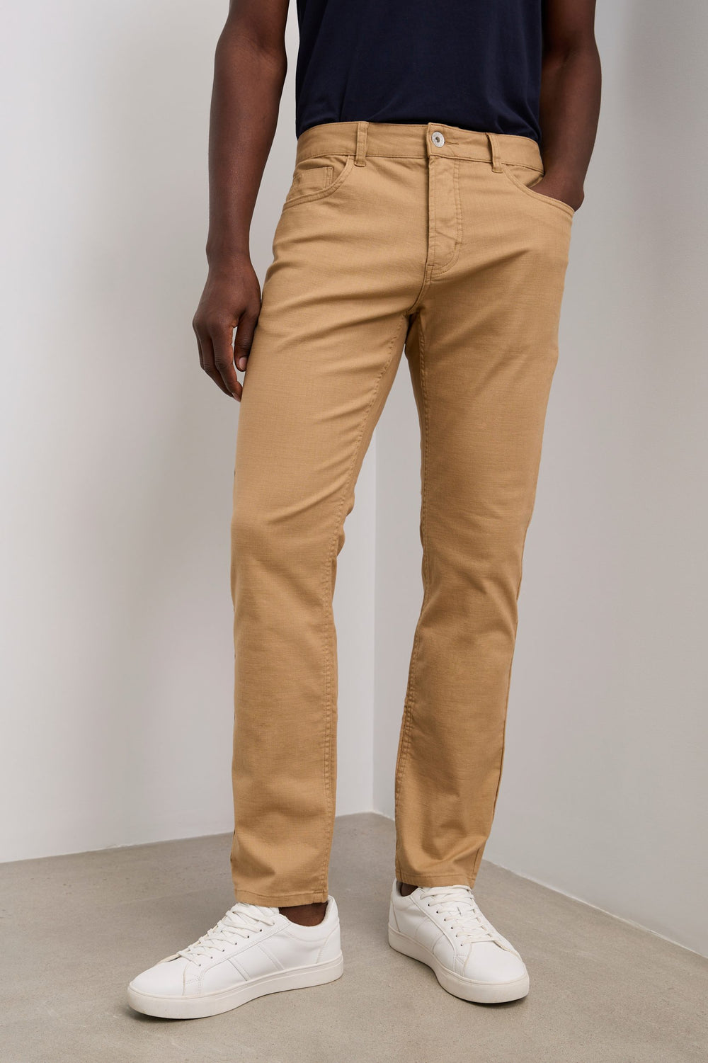 Pantalon texturé étroit cinq poches