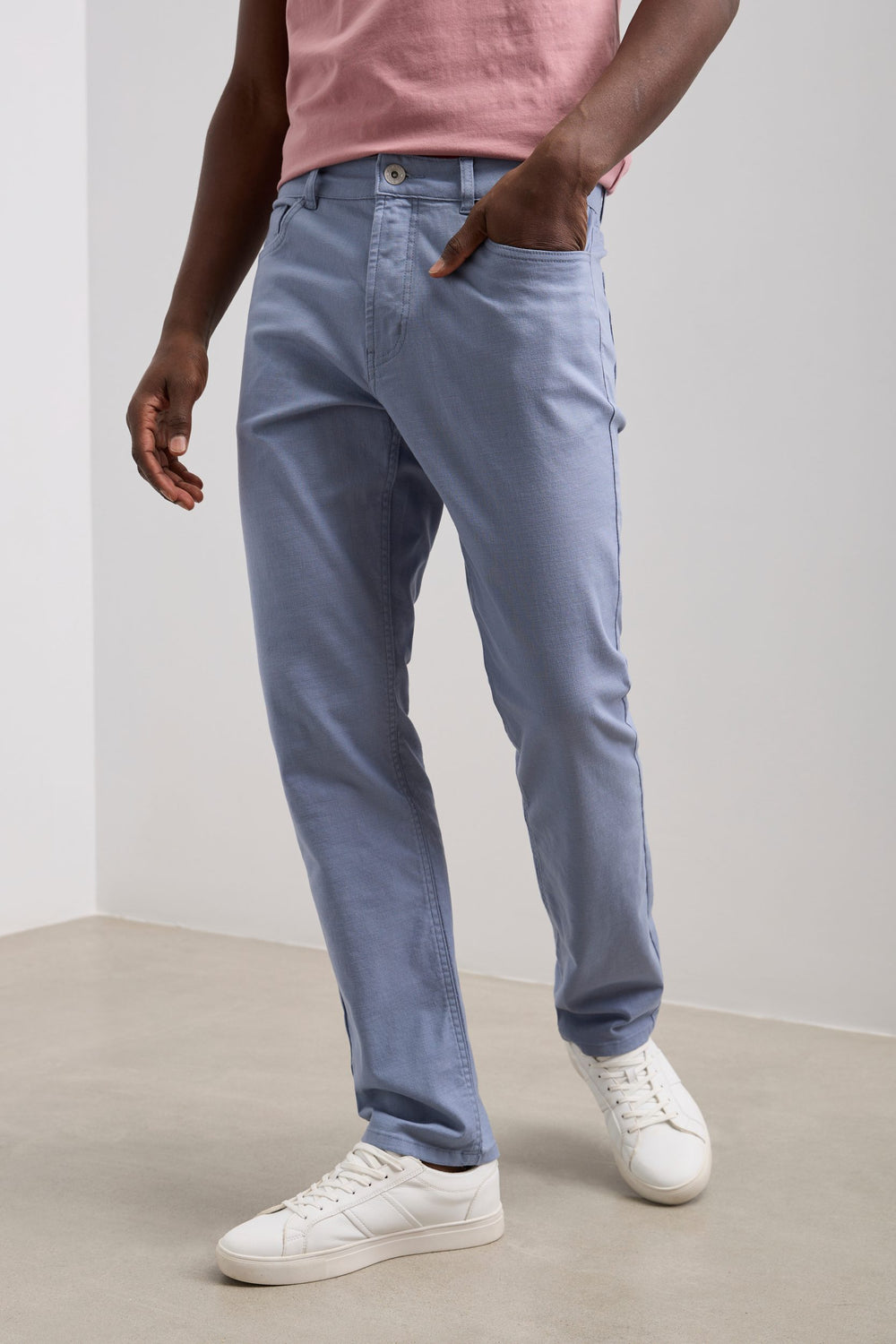 Pantalon texturé étroit cinq poches