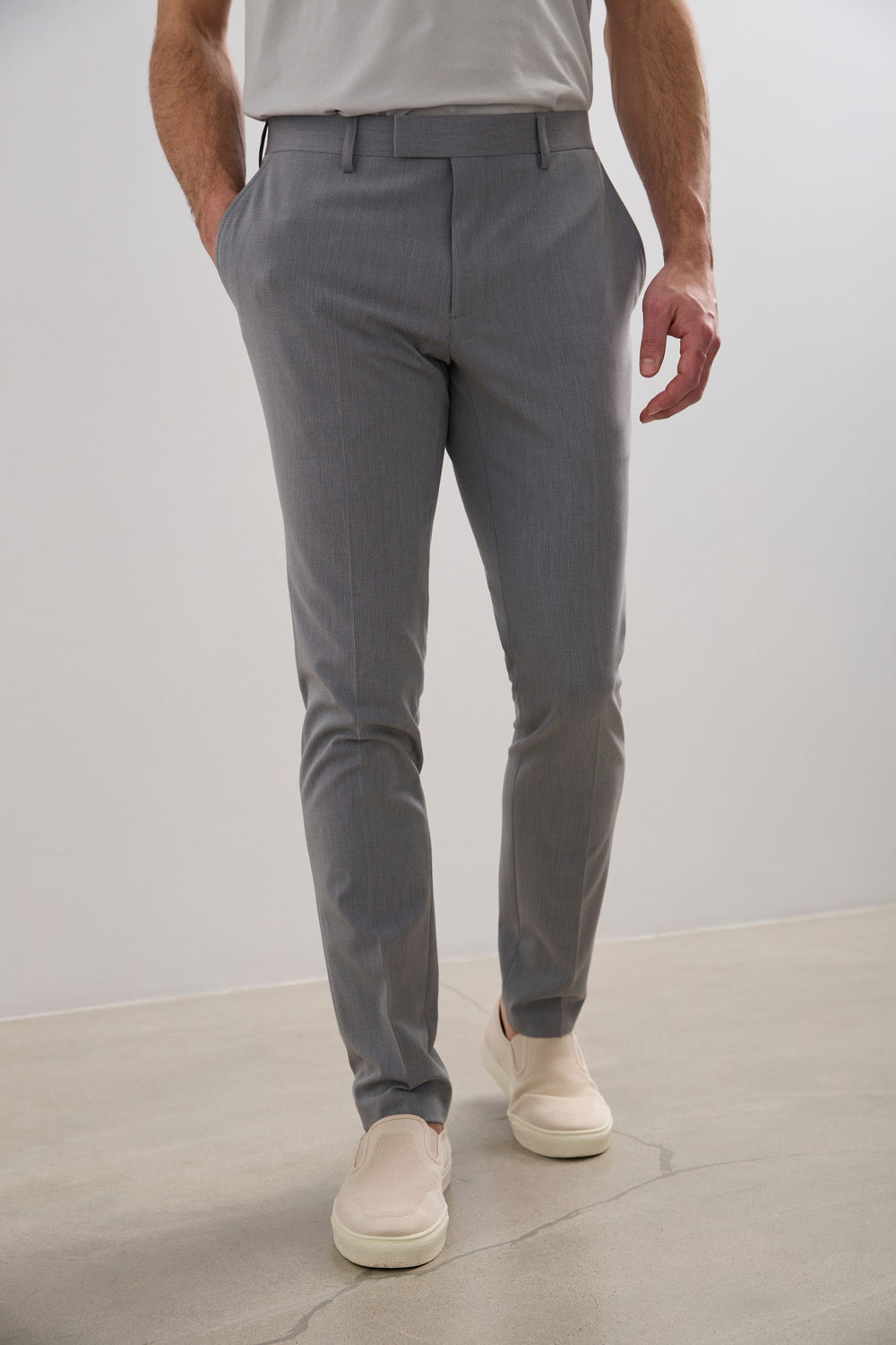 Pantalon étroit fines rayures