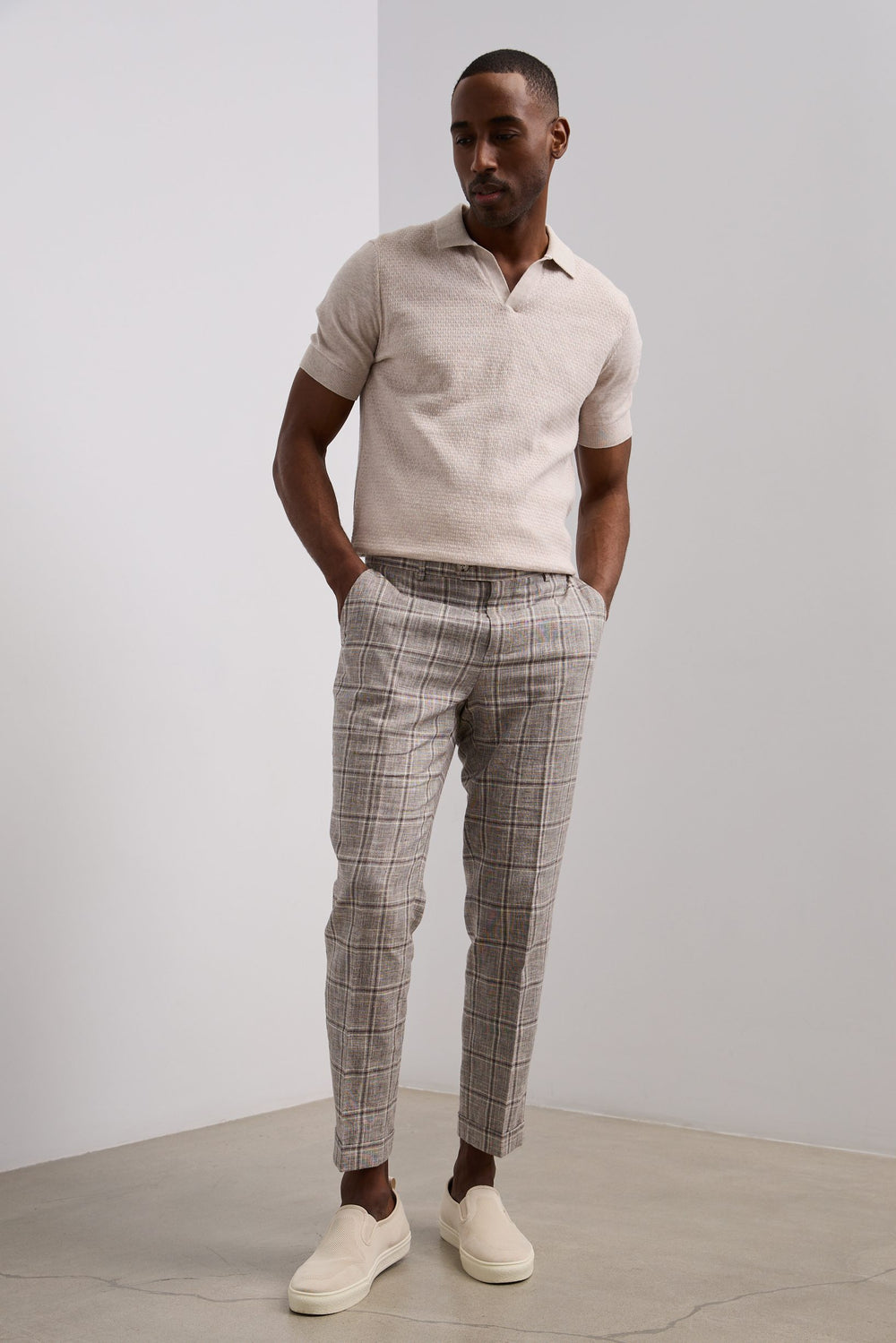 Pantalon coupe urbain en lin à carreaux