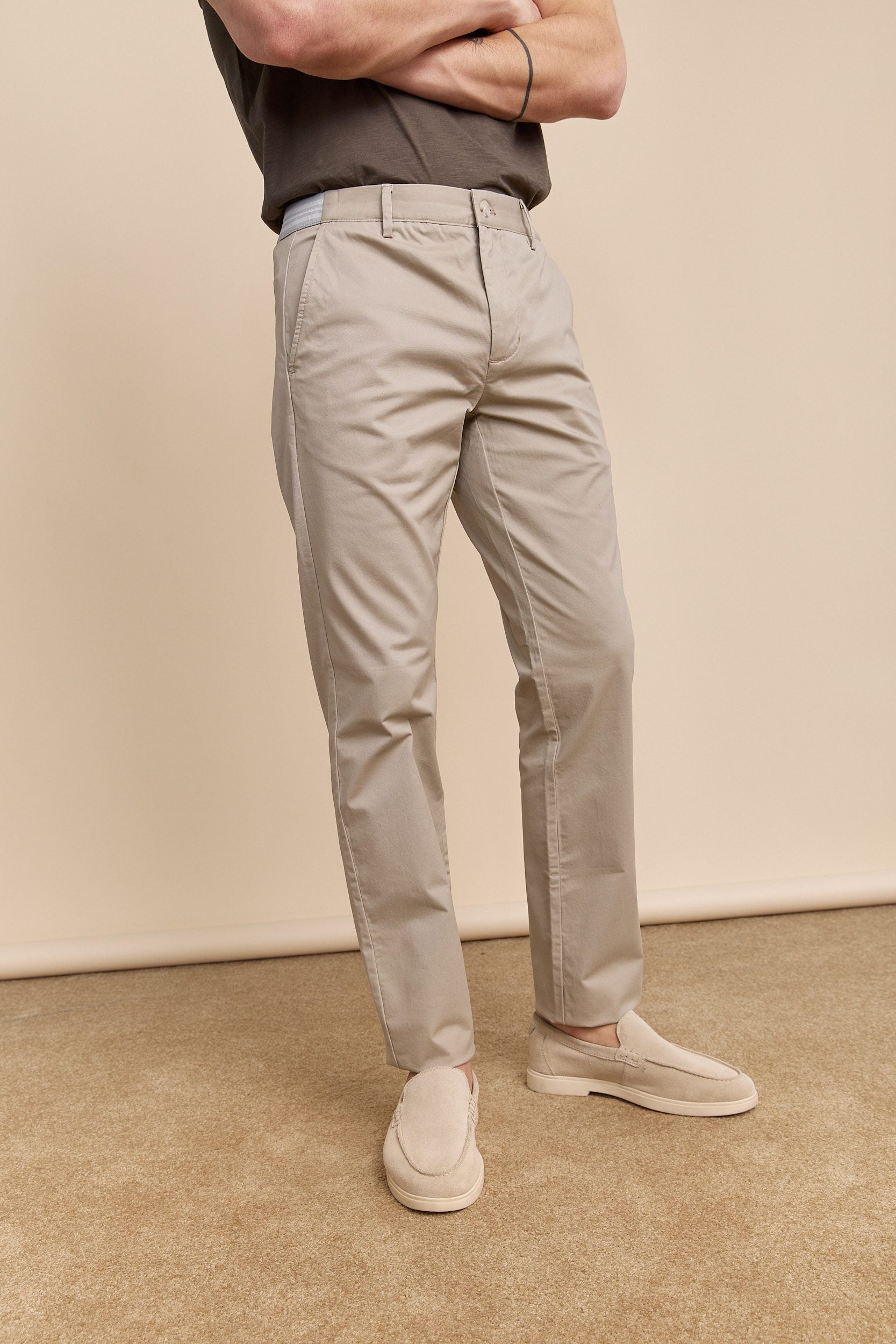 Slim fit pants with elastic sides