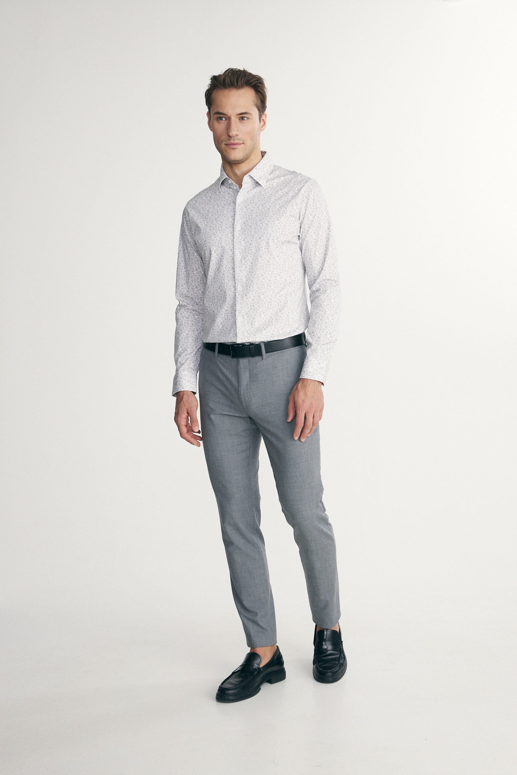 Slash pocket slim fit pants