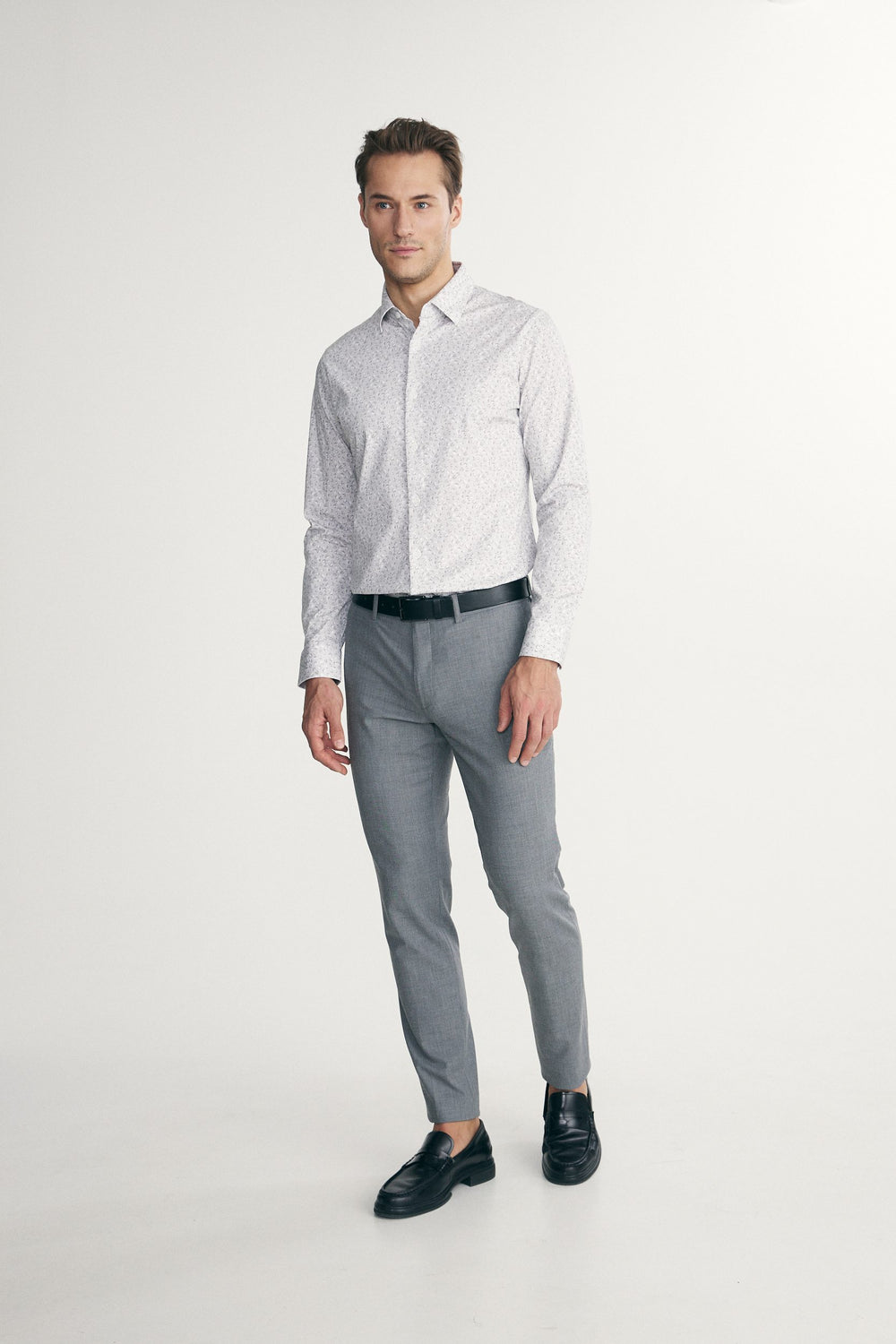 Slash pocket slim fit pants