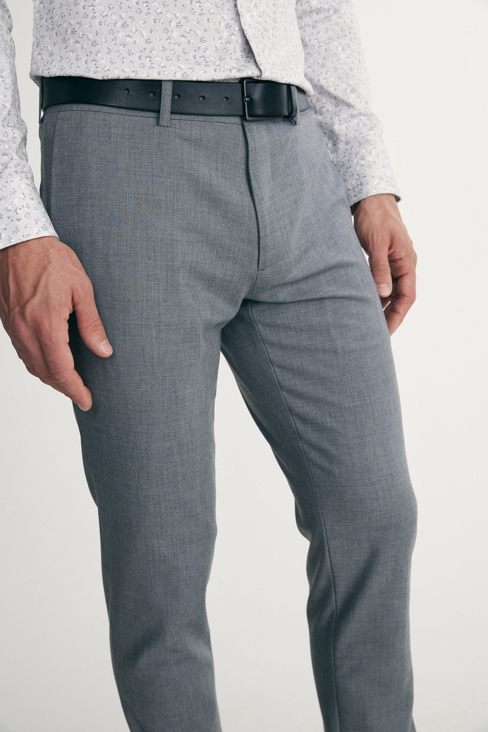 Slash pocket slim fit pants