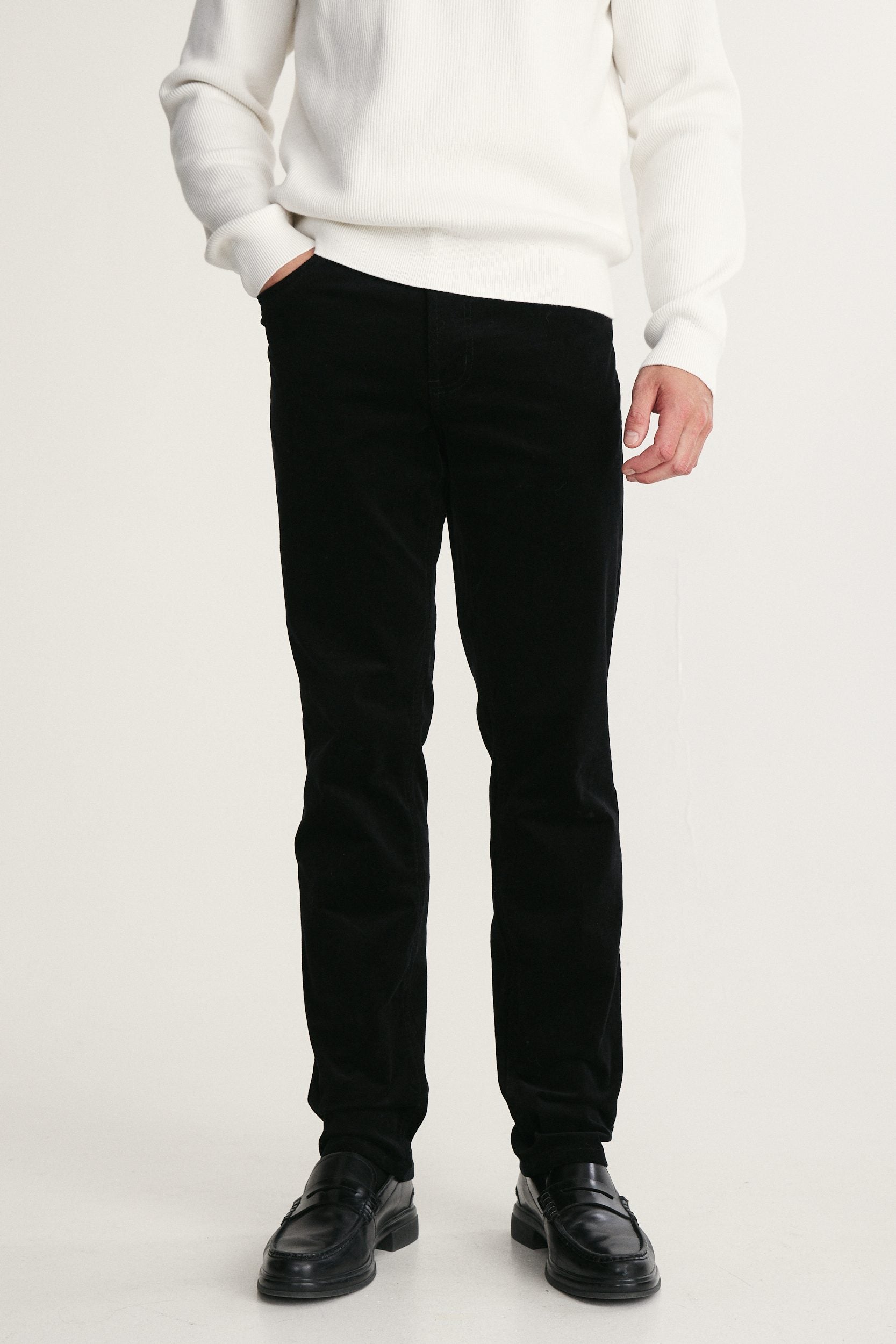Pantalon étroit en velours côtelé