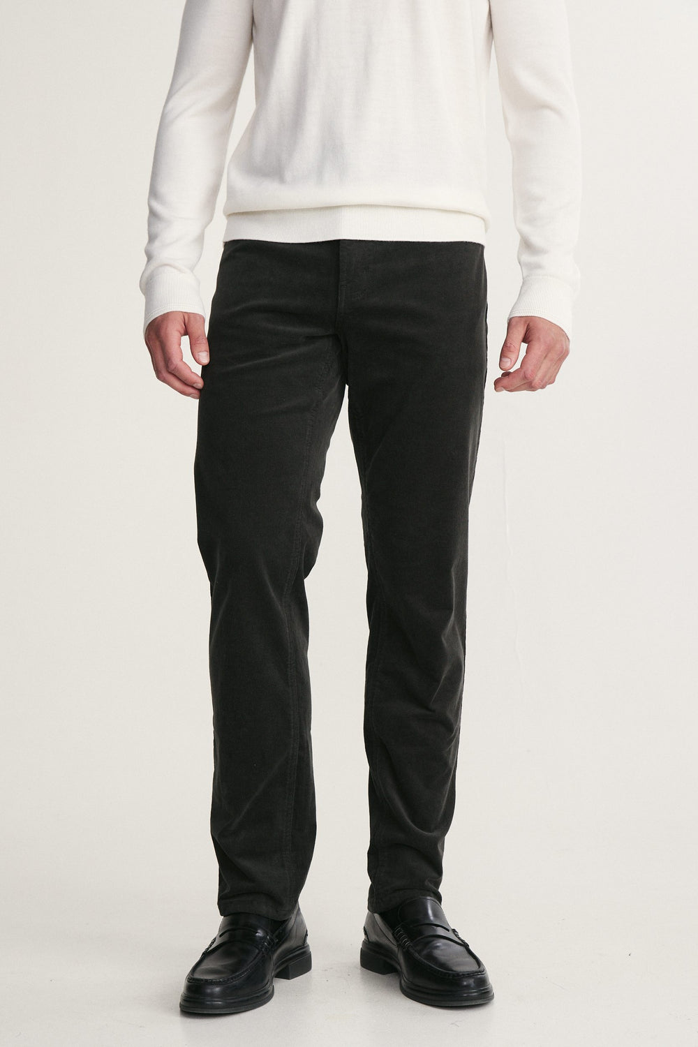 Pantalon étroit en velours côtelé