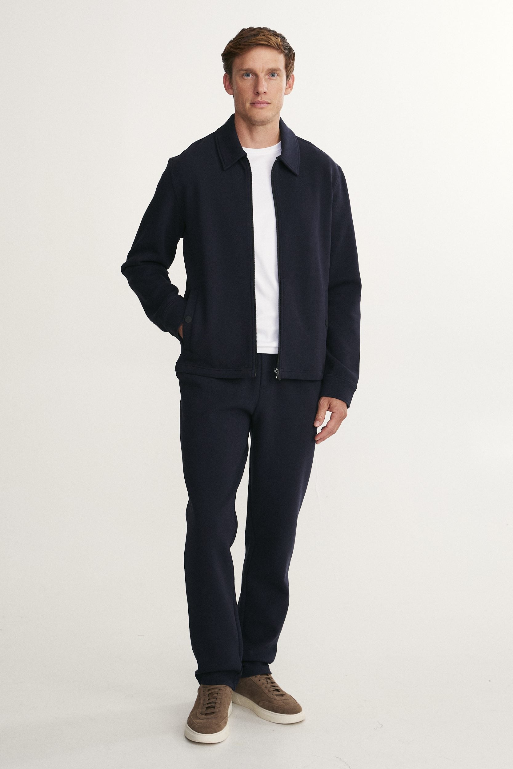 Jogger pants with elastic waistband