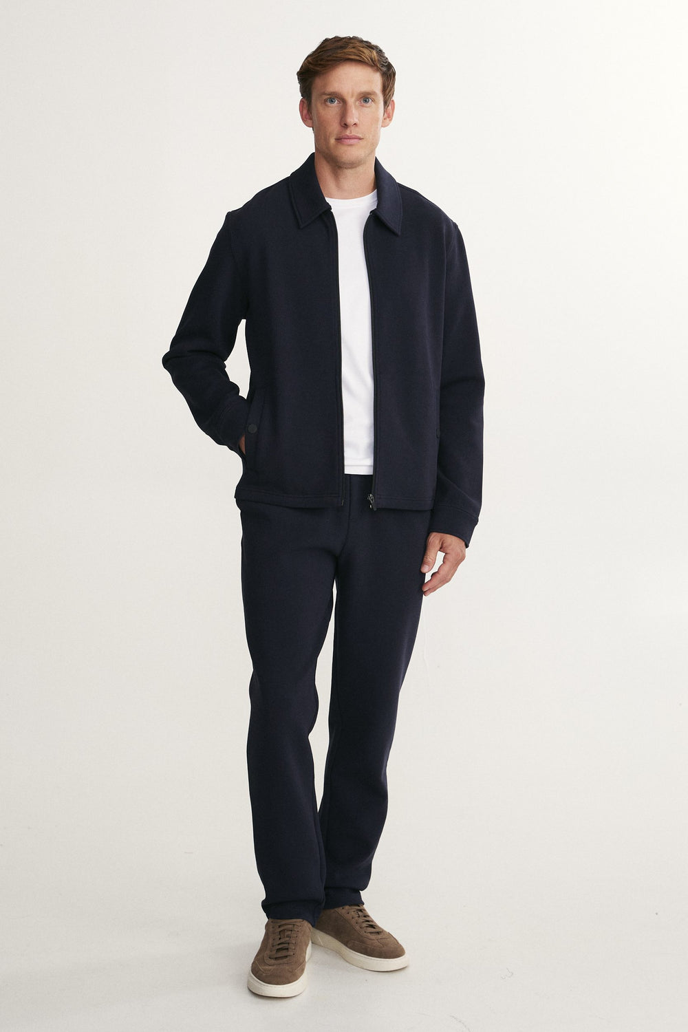 Jogger pants with elastic waistband