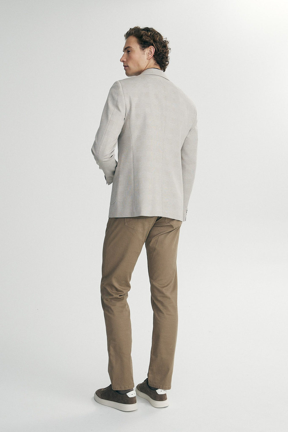 Veston de tricot à carreaux