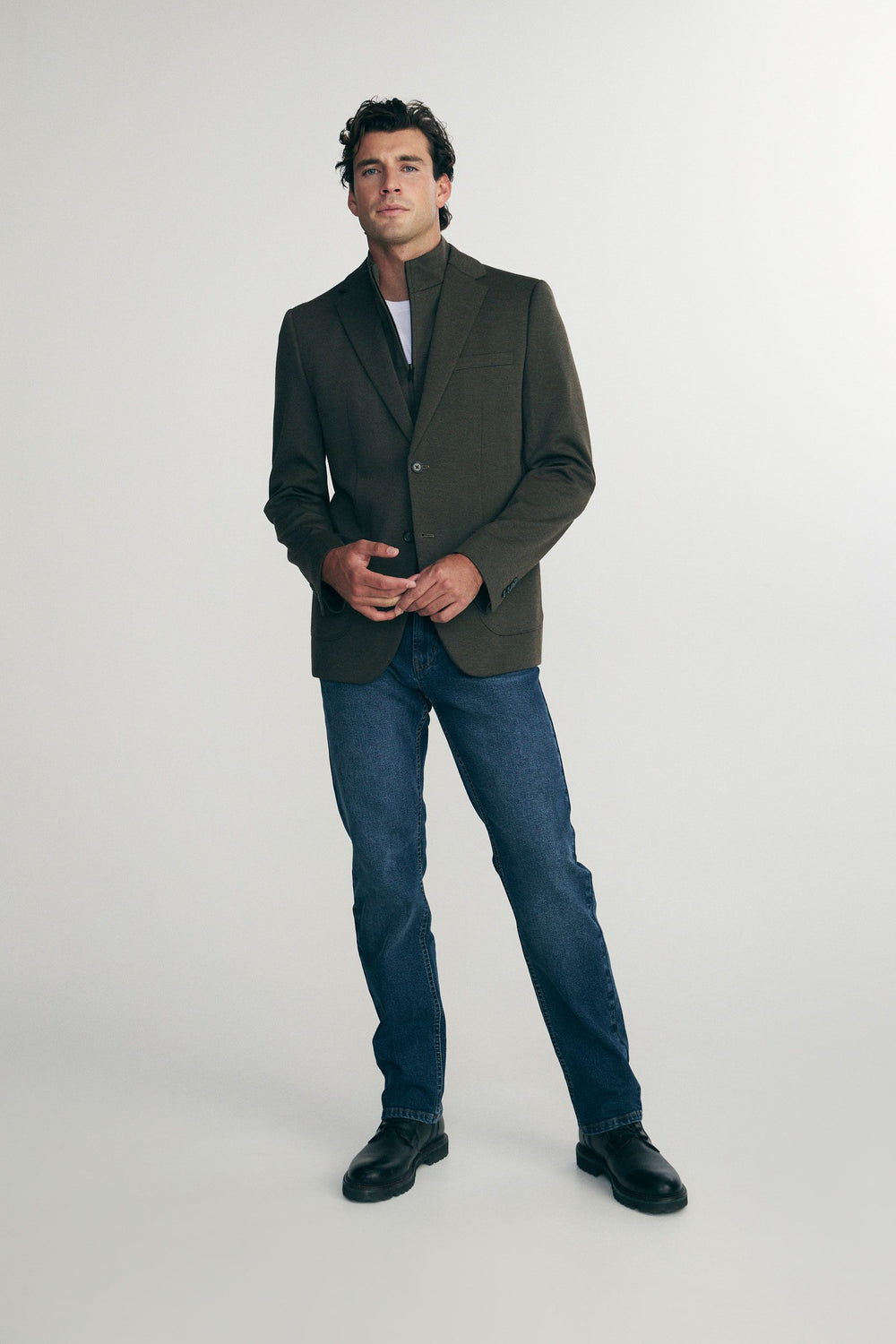 Textured fitted blazer with removable collar